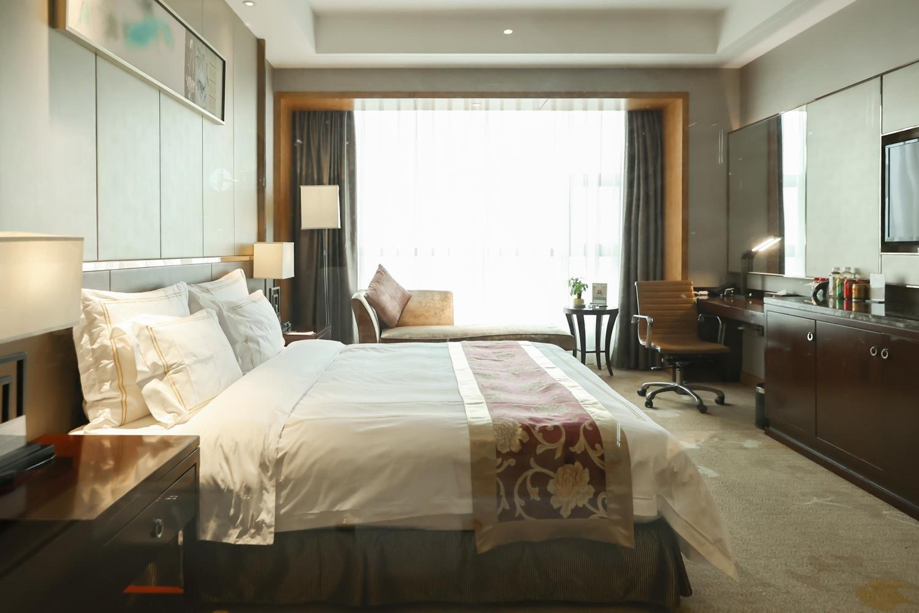 Deluxe Queen Room photo 3