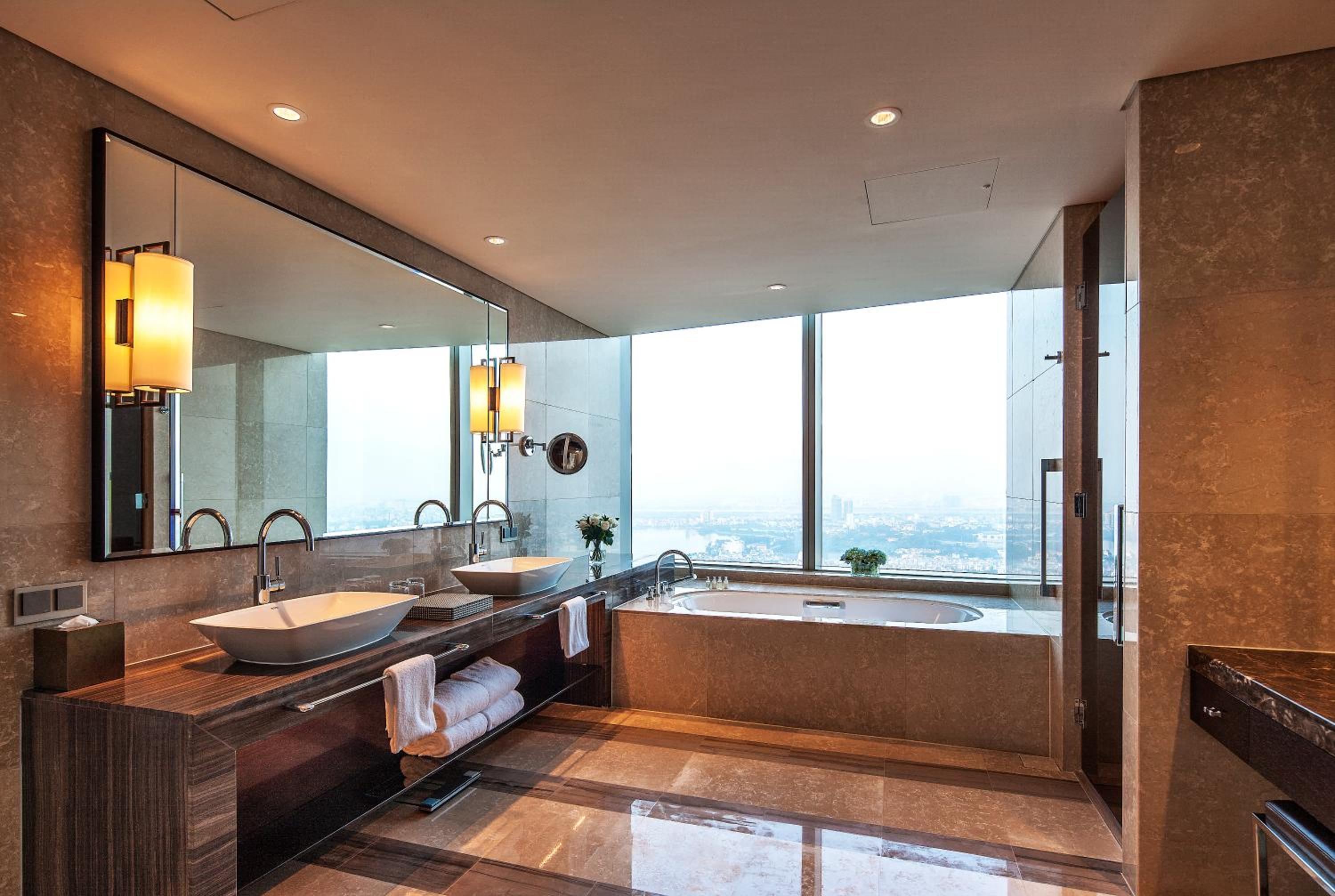 Deluxe Suite photo 3
