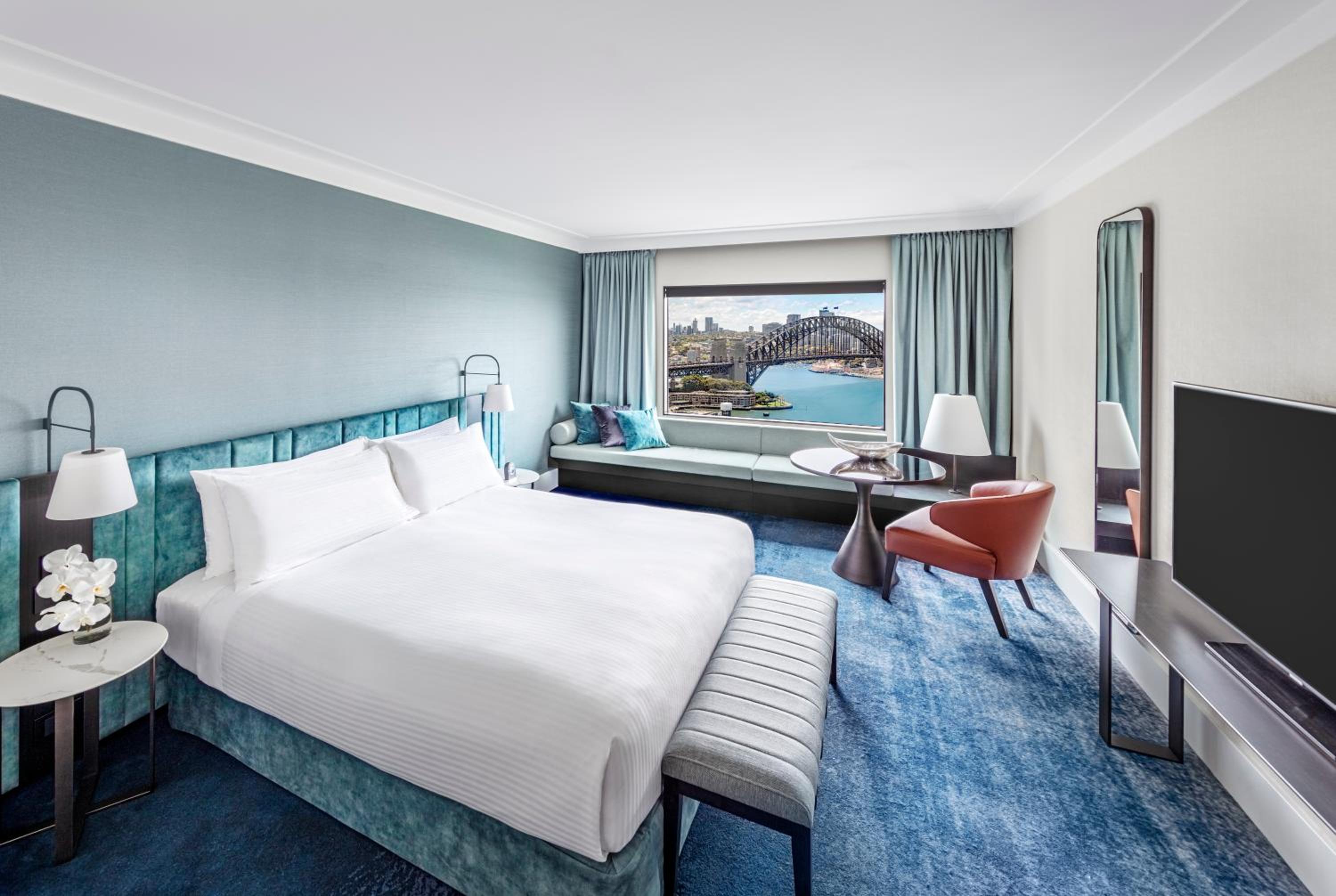 Classic King Room with Harbour Bridge View thumbnail 5