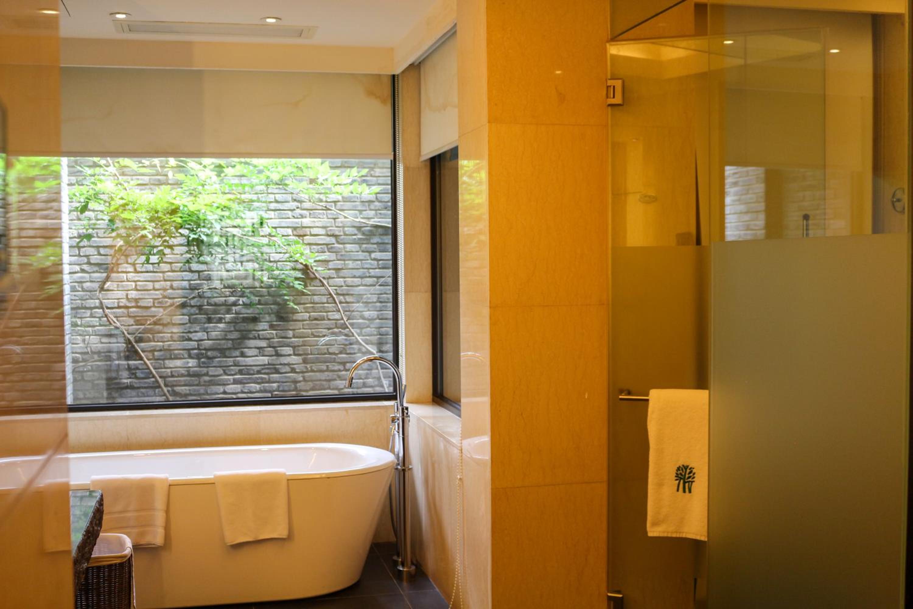 Suite with Mountain View - Photo 5