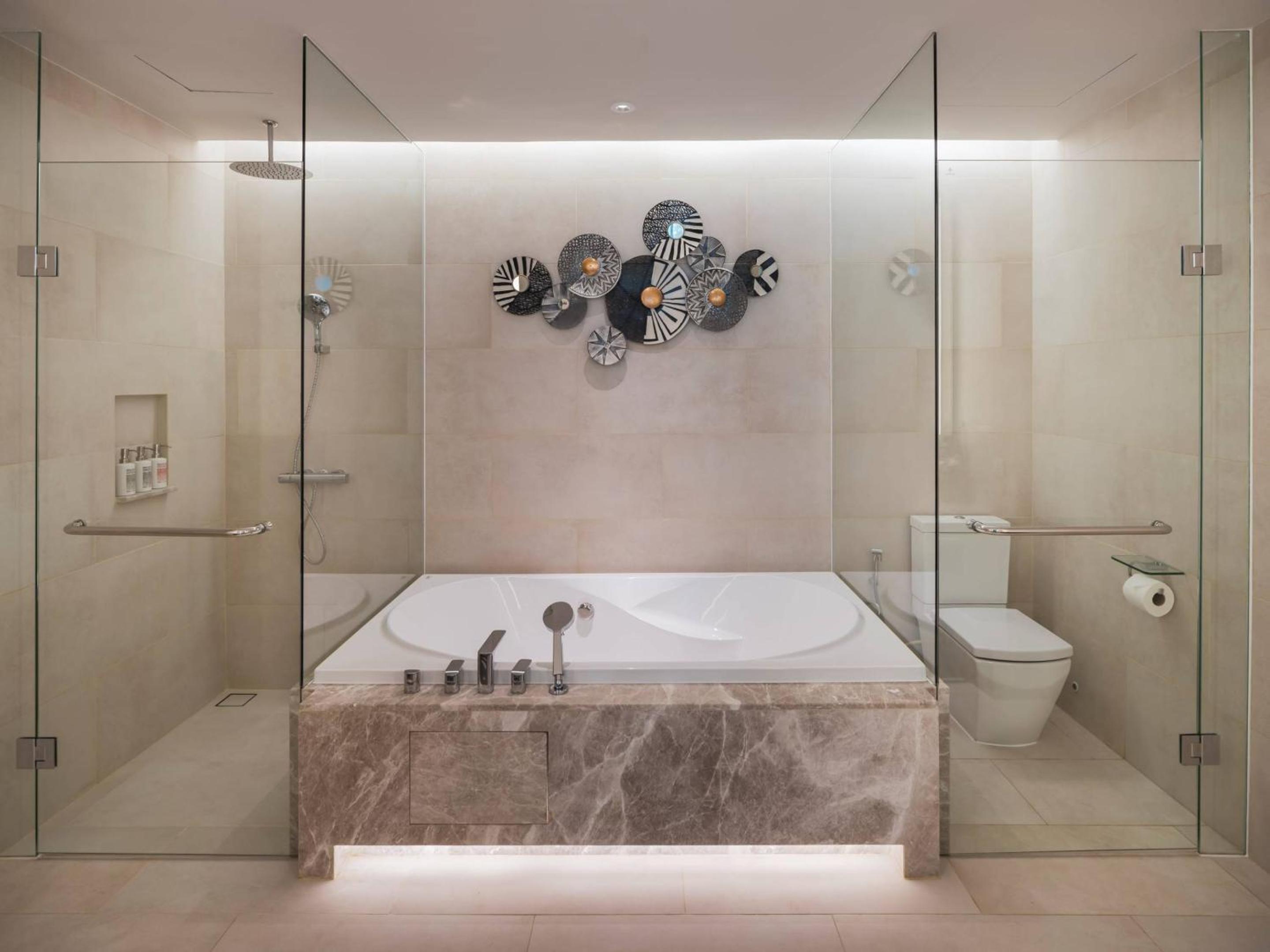 Two Bedroom Family Suite - Photo 7