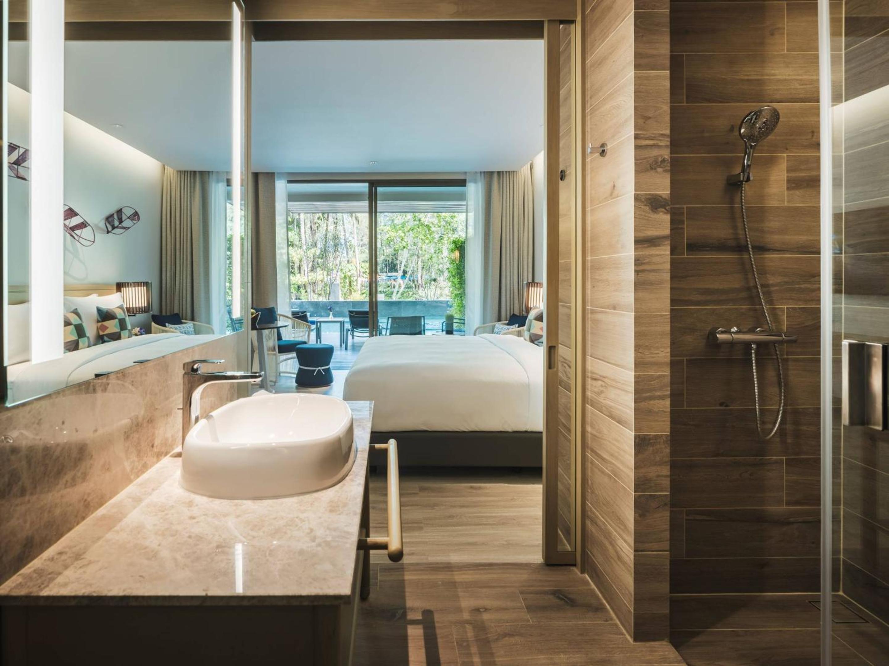 Deluxe Pool Access Room - Photo 4