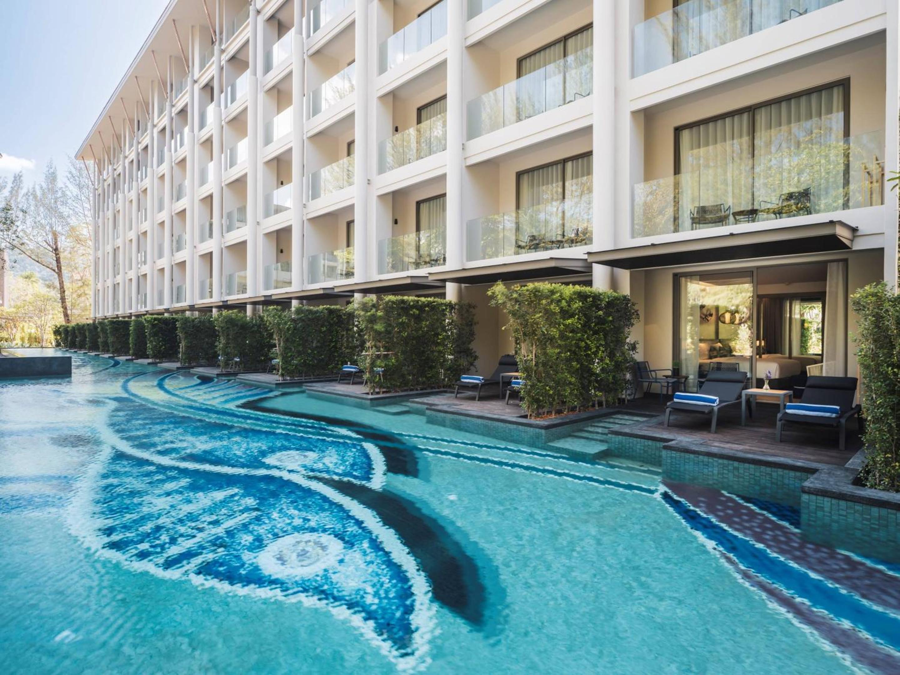 Deluxe Pool Access Room - Photo 9