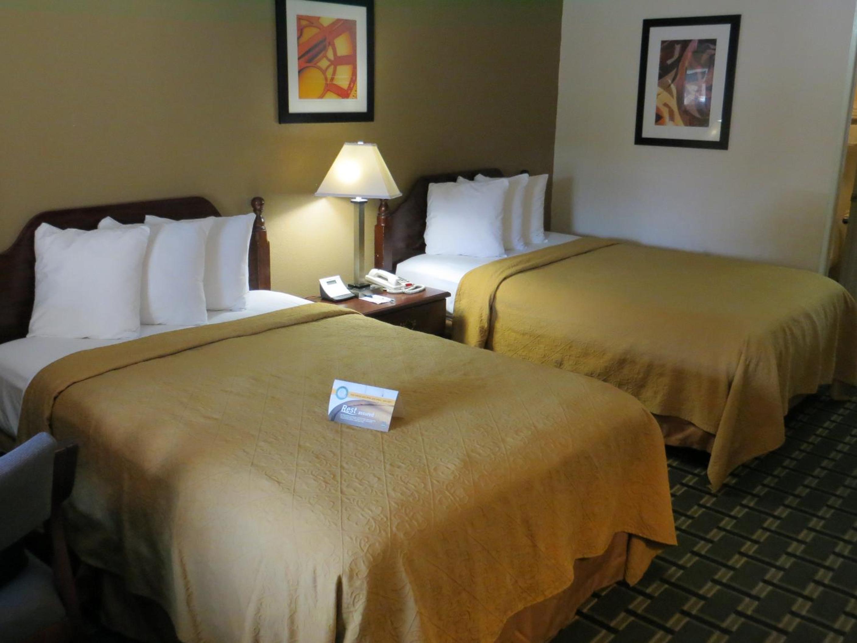 Double Room - Non-Smoking  - Photo 10
