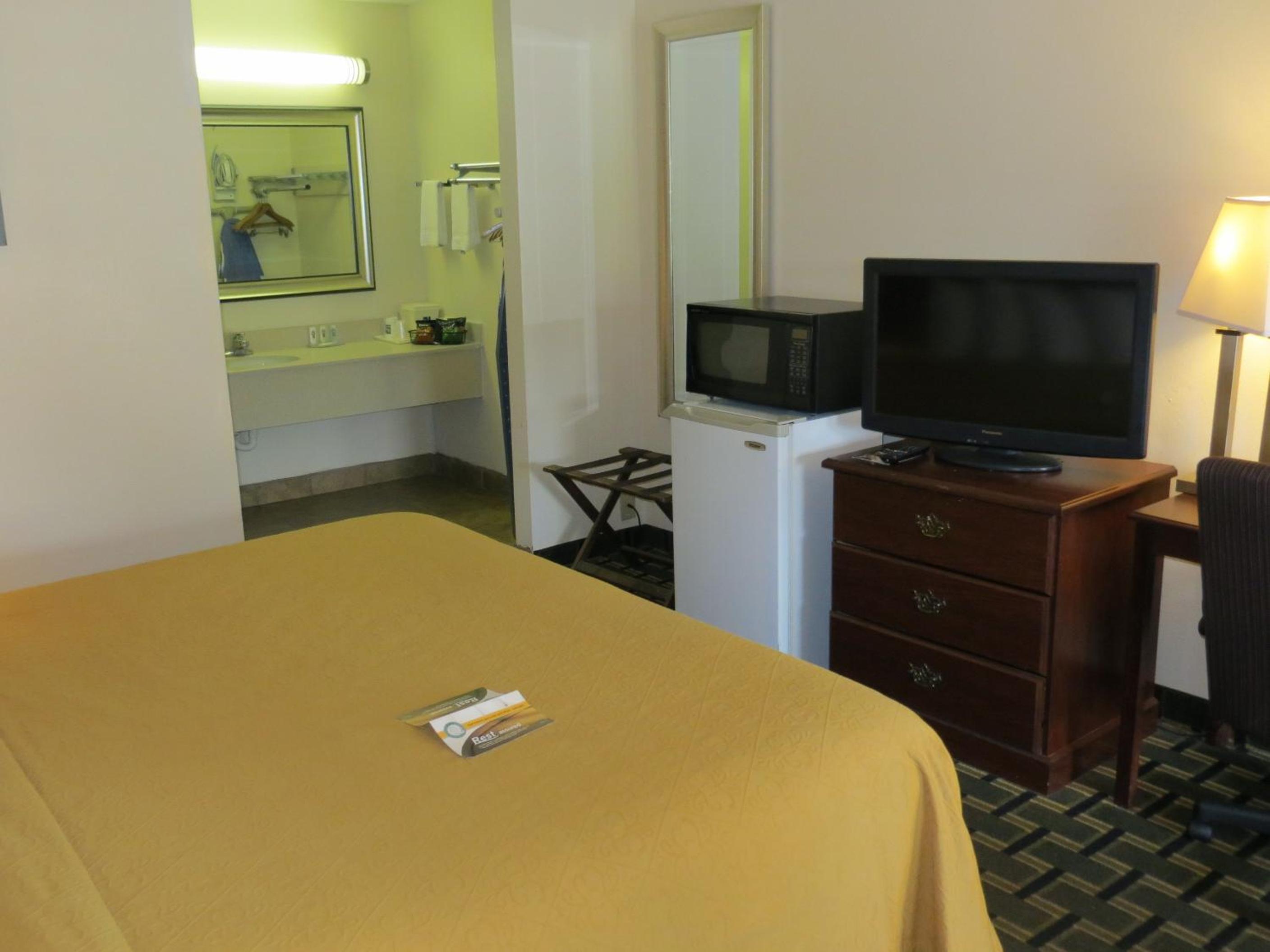 King Room - Non-Smoking - Photo 10