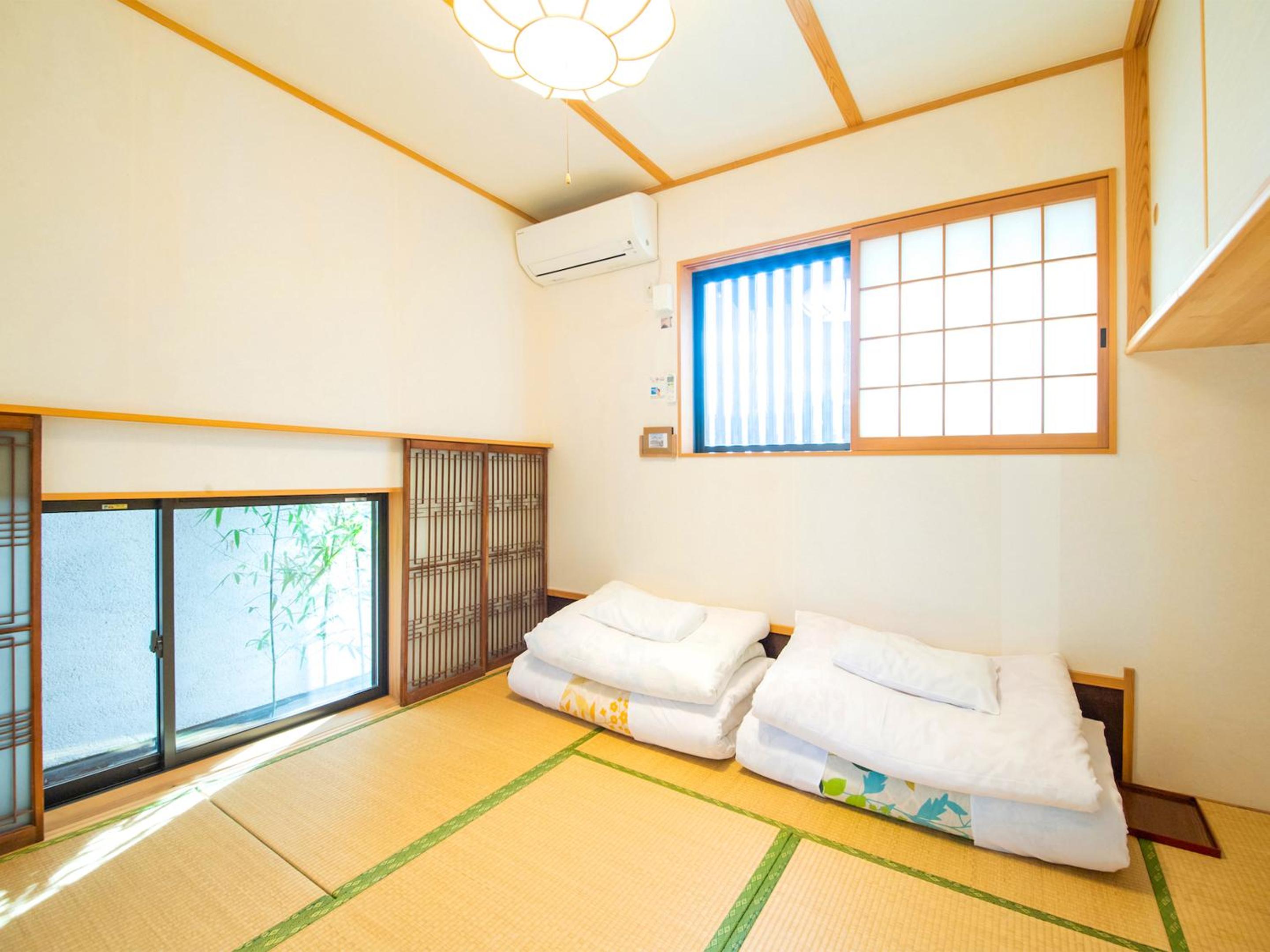 One-Bedroom House photo 1