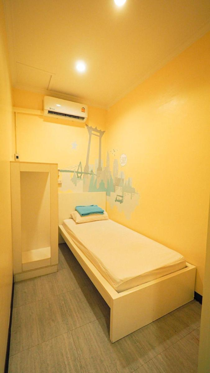 Standard Single Room with Shared Bathroom photo 3