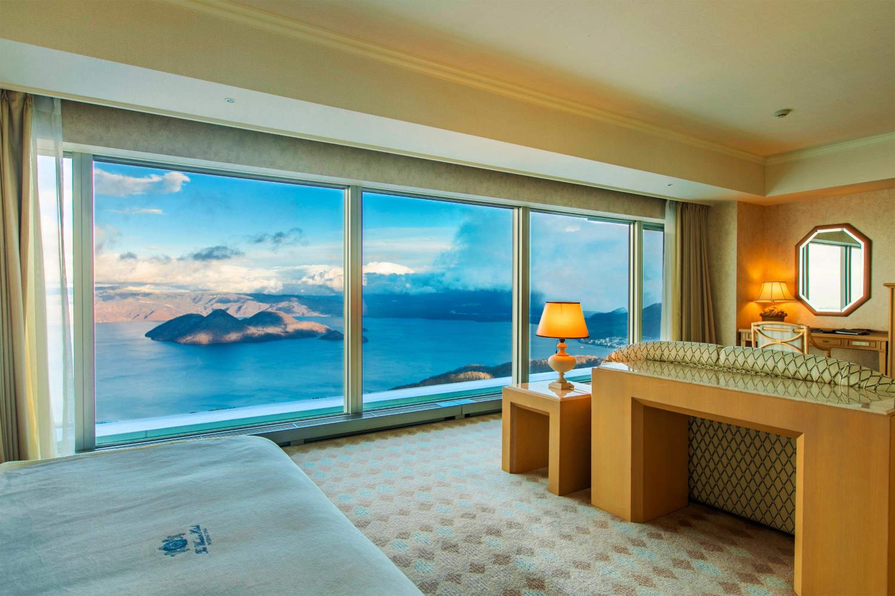 Junior Suite Twin With Lake View - Non-Smoking - Photo 4