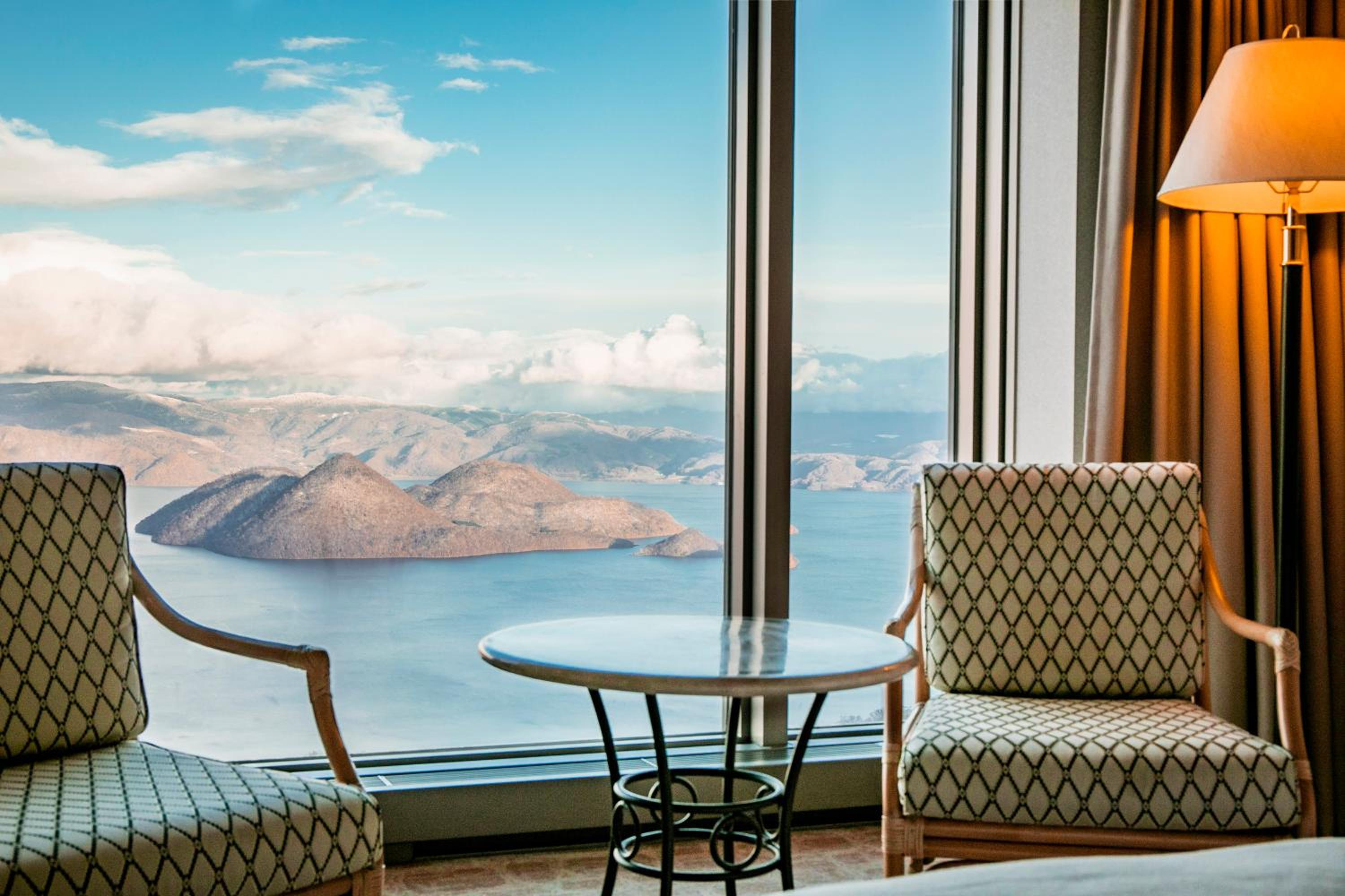 Superior Twin Room With Lake View -Non-Smoking - Photo 2