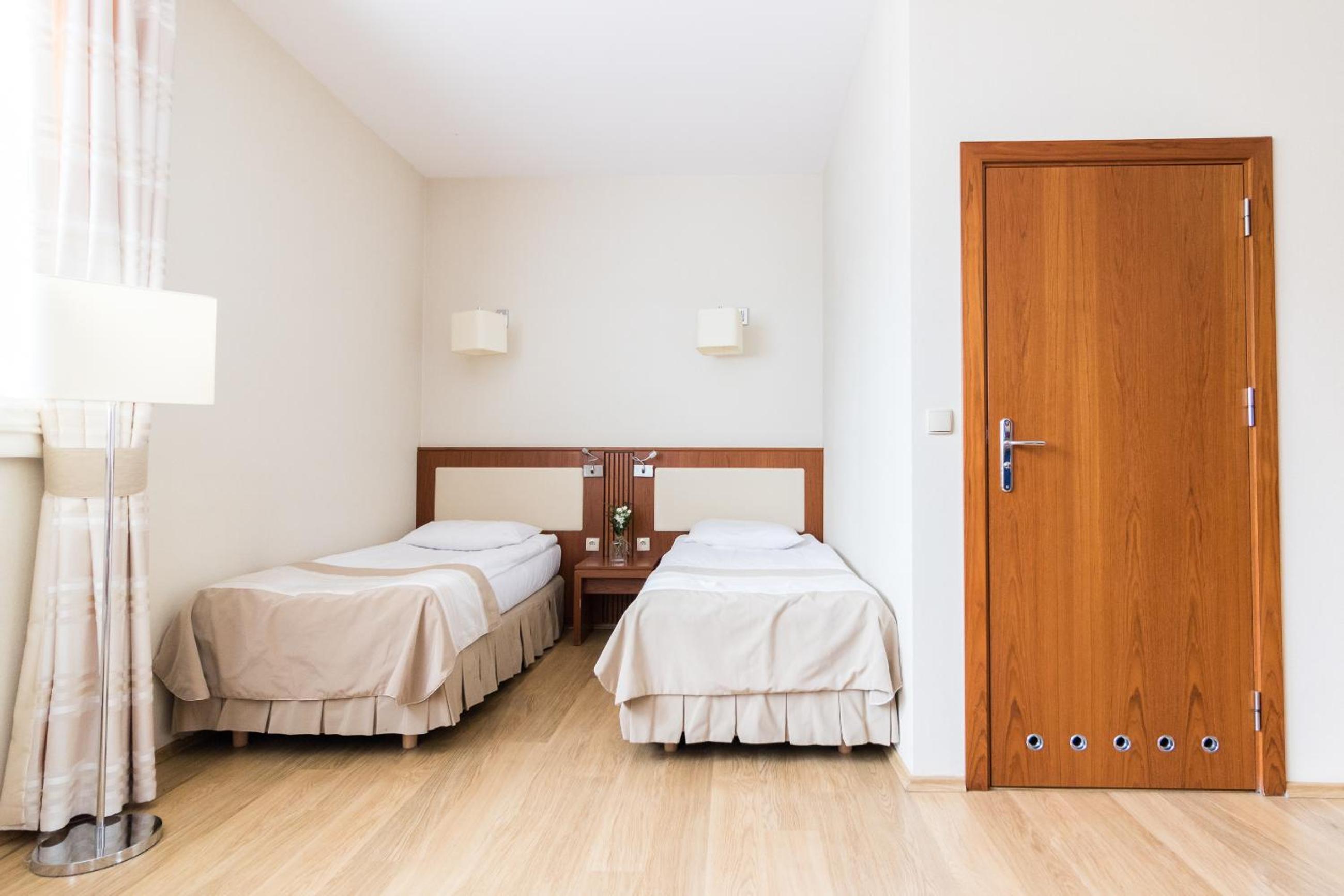 Deluxe Double Room - Photo 9