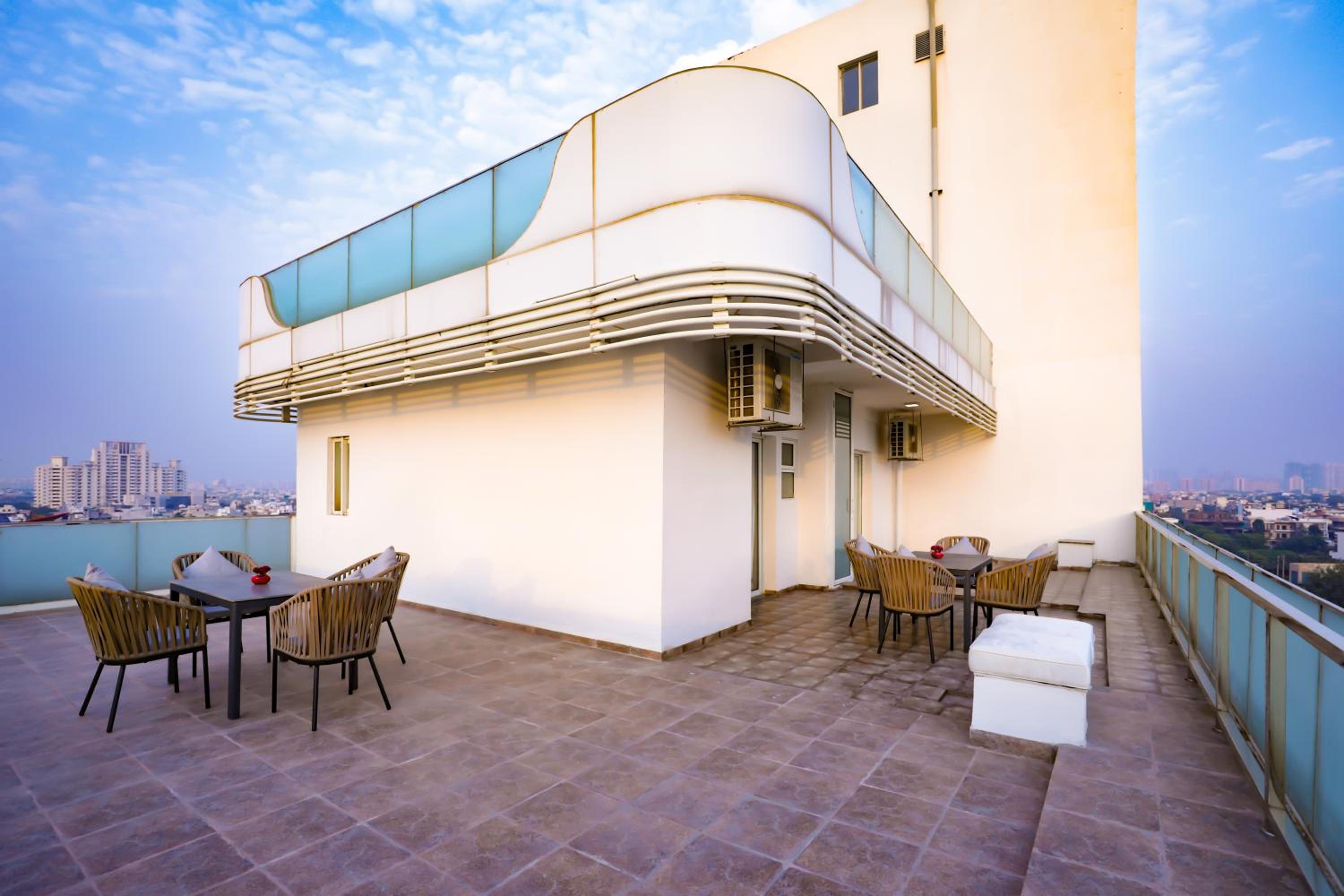 Premium Suite with Terrace - Photo 2