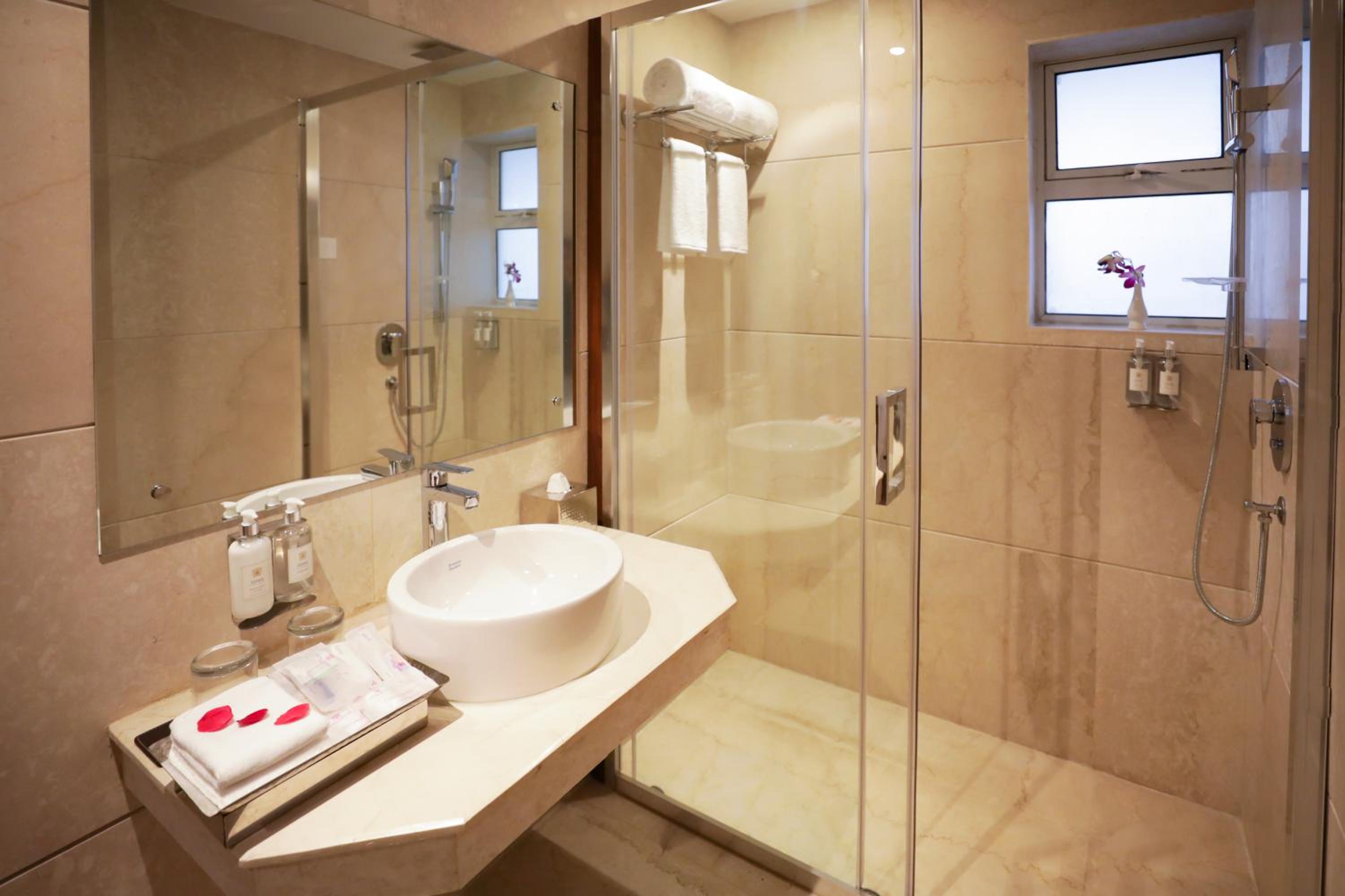 Premium Suite with Terrace - Photo 10