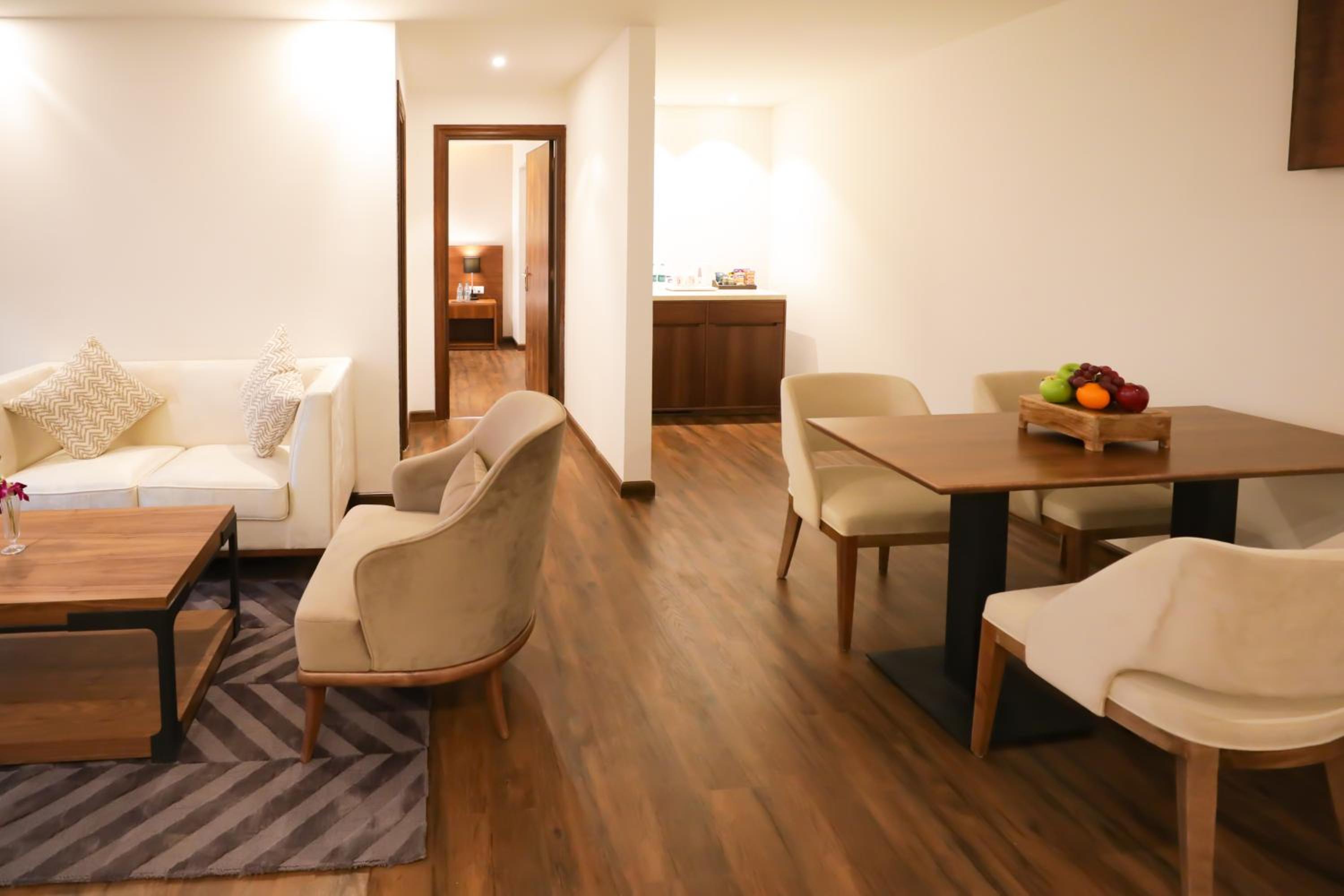 Premium Suite with Terrace - Photo 9