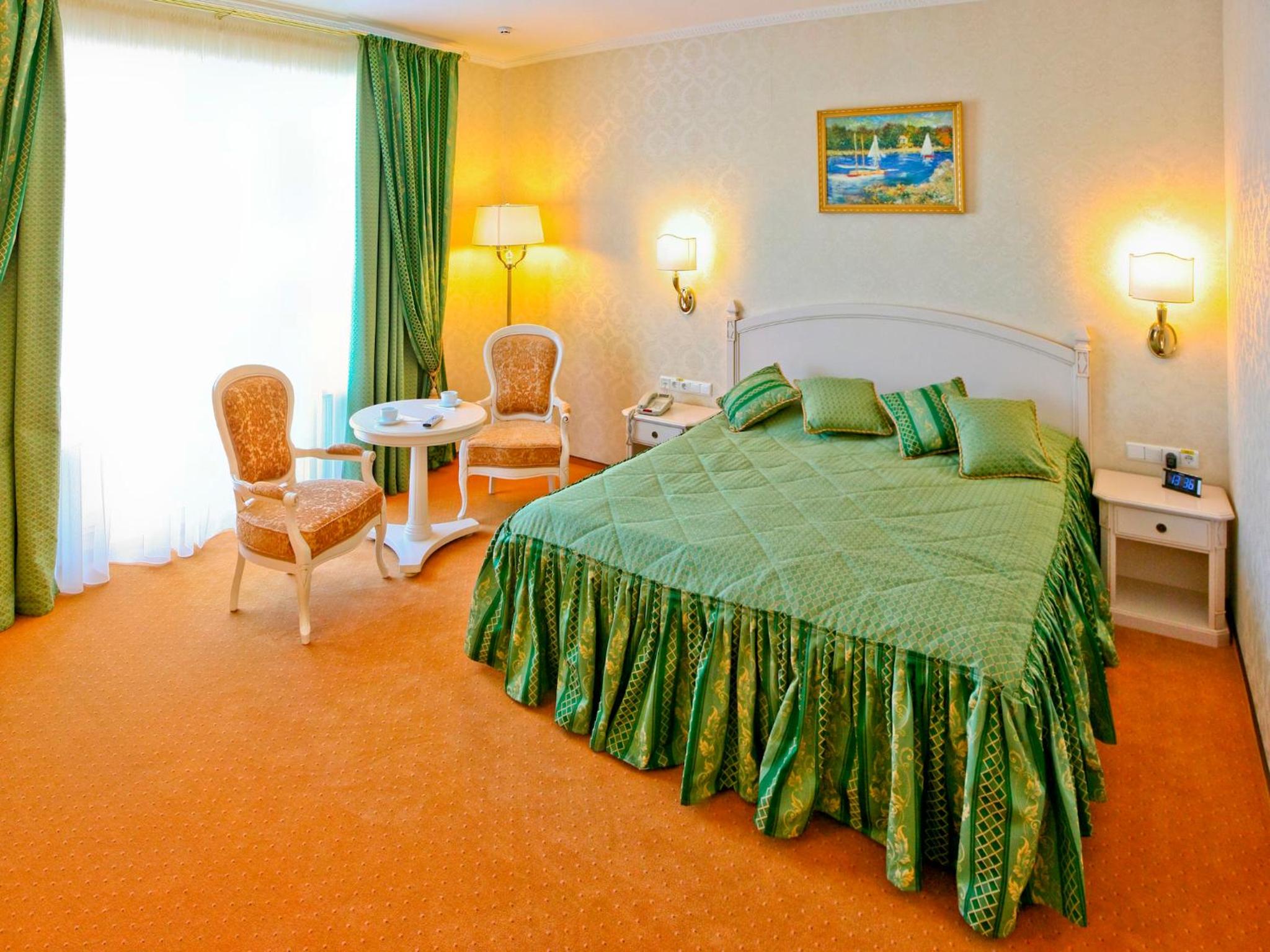 Junior Suite with City View