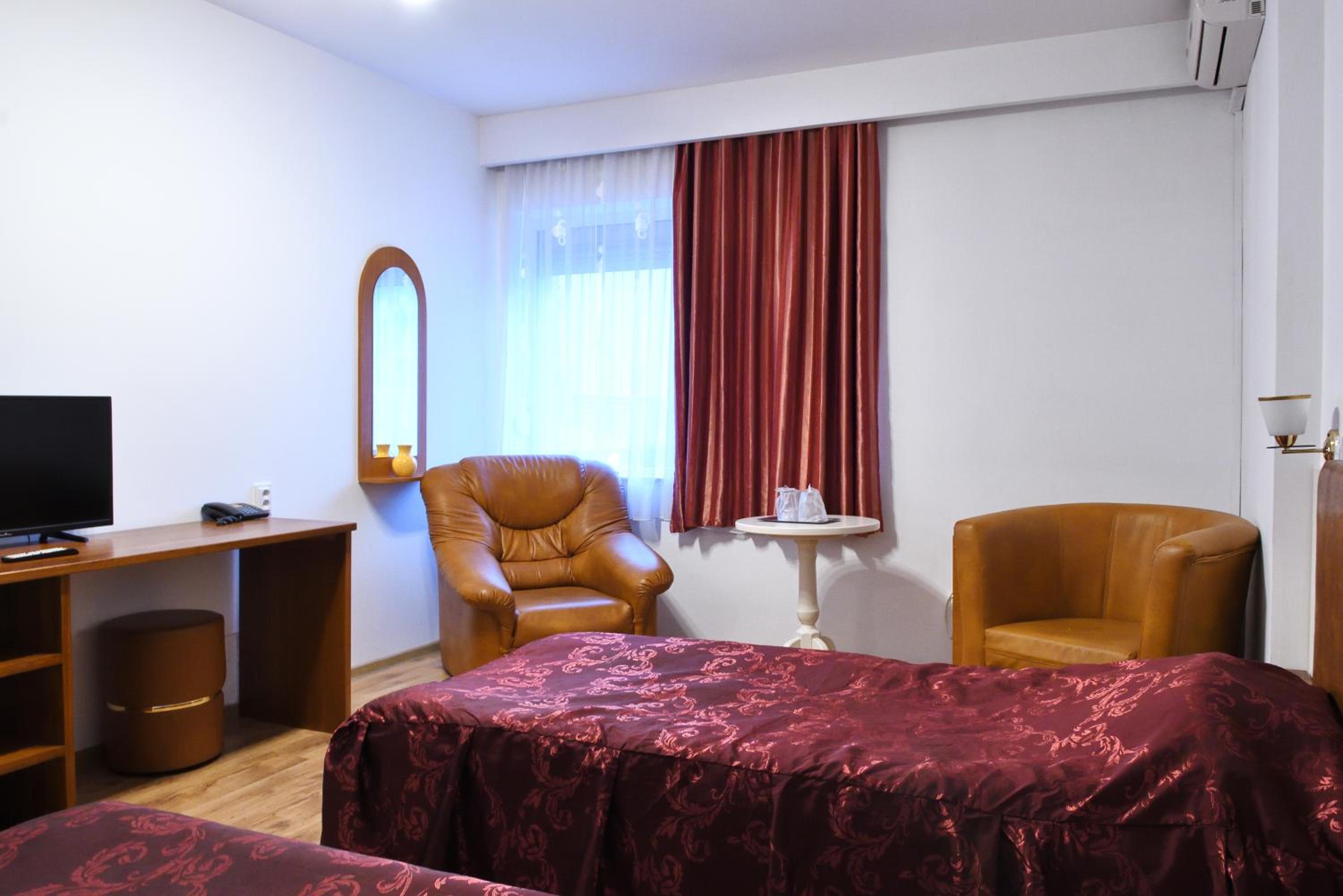 Twin Room - Photo 15