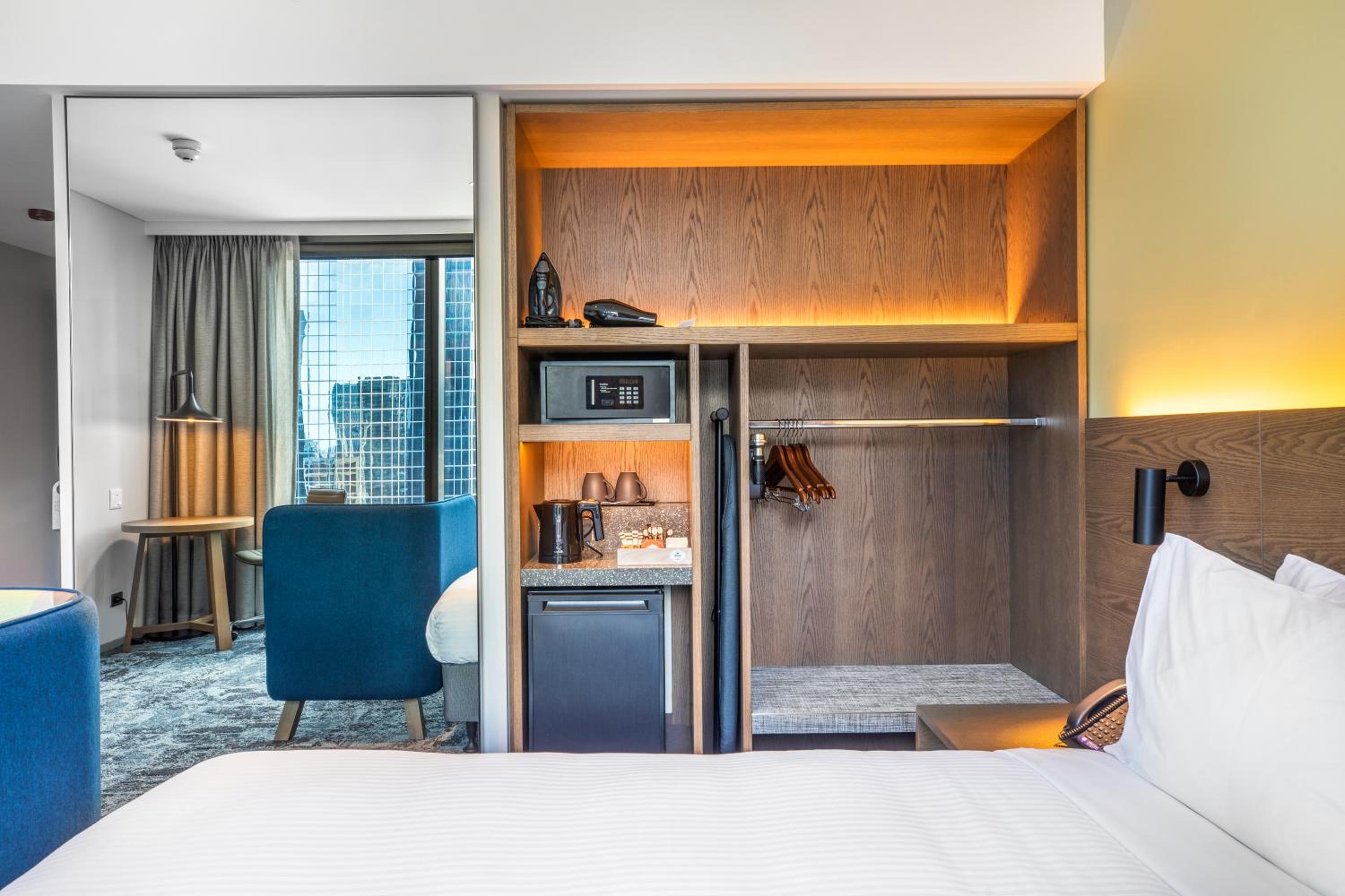 Standard Queen Room - Accessible with Free Breakfast - Photo 4