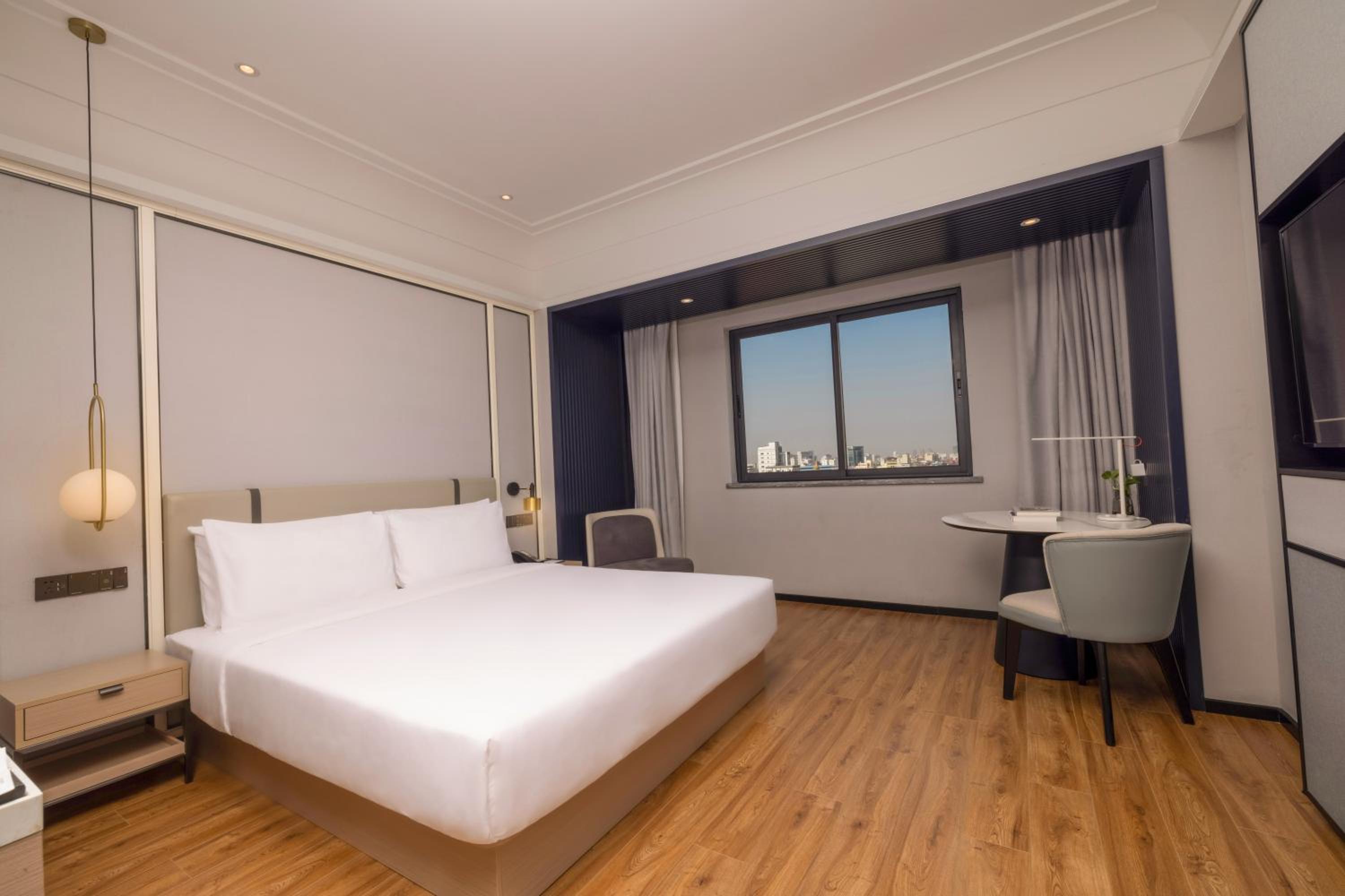 Superior King Room - Photo 2
