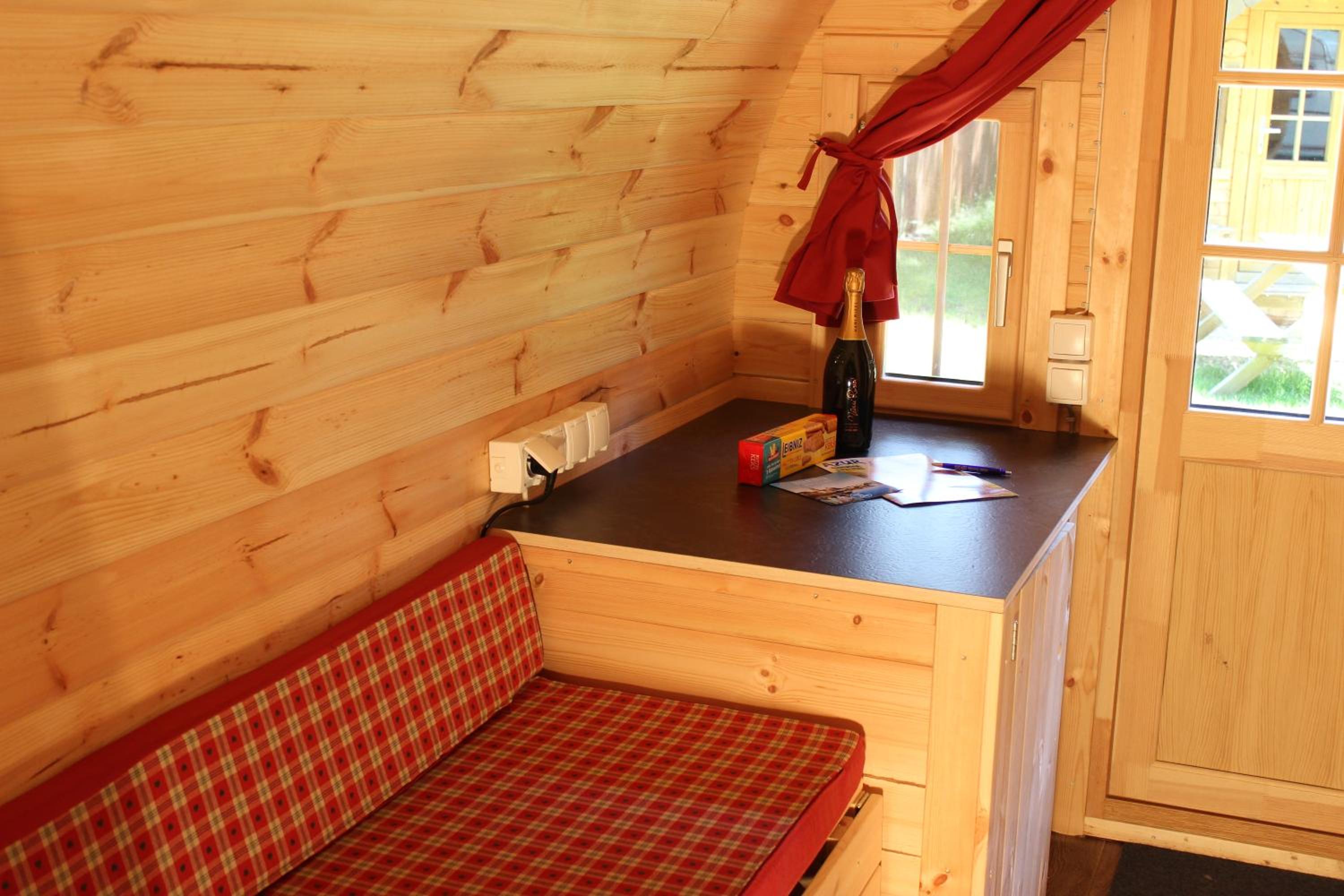 Family Bungalow - Photo 6