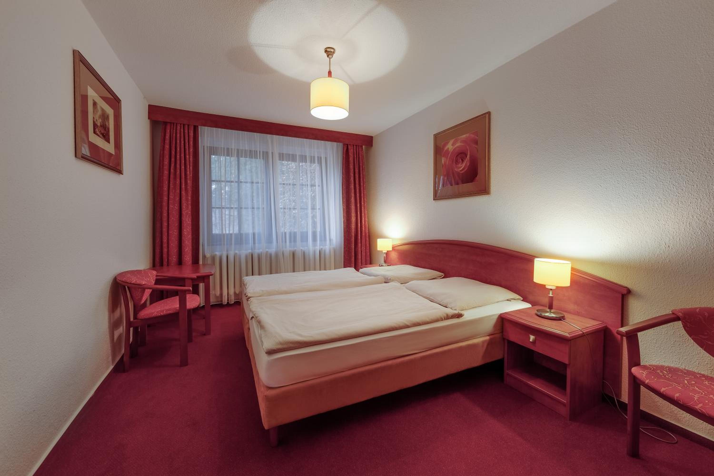 Holiday Home (6 Adults) - Photo 1