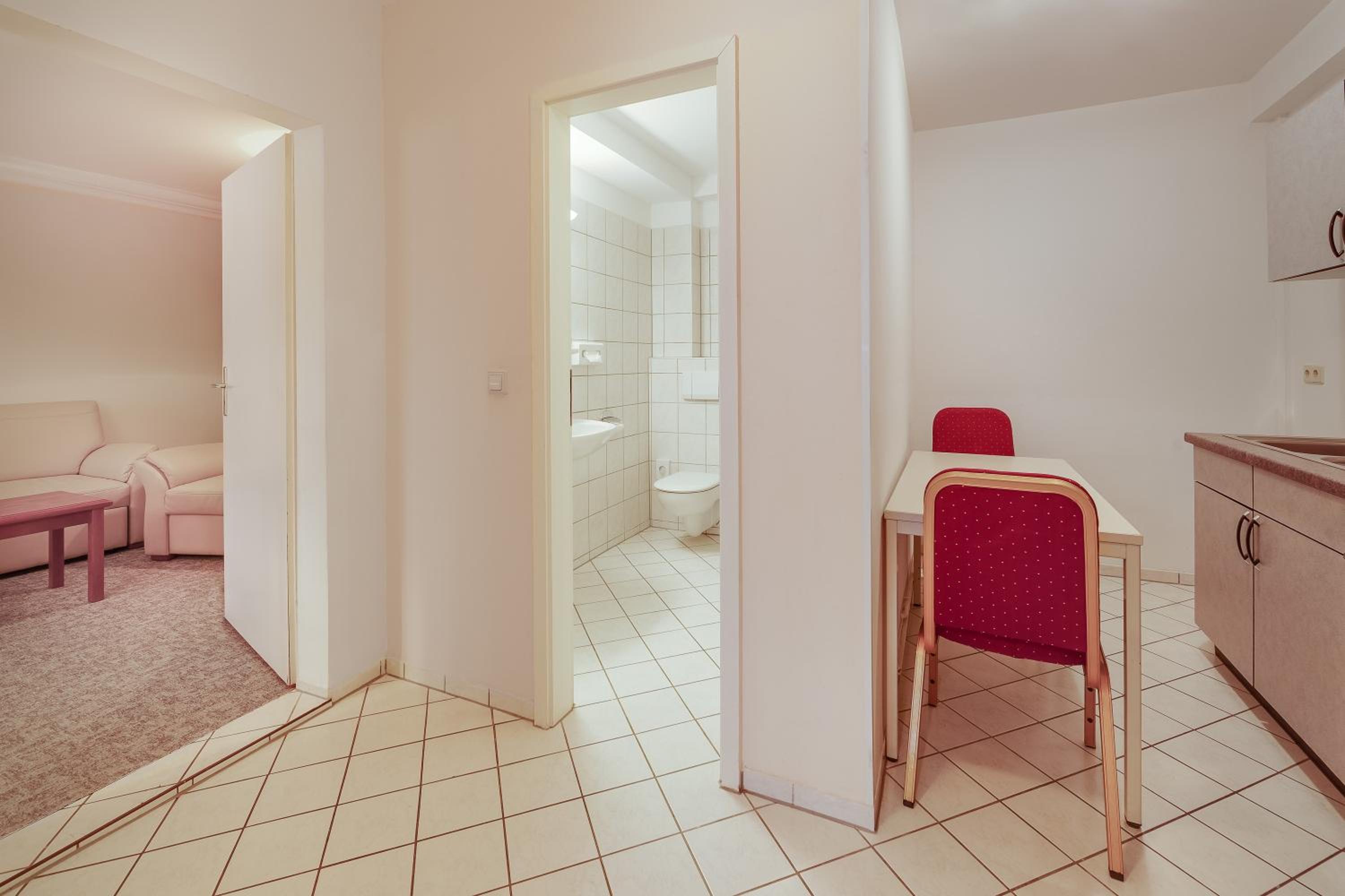 Small Apartment - Photo 1