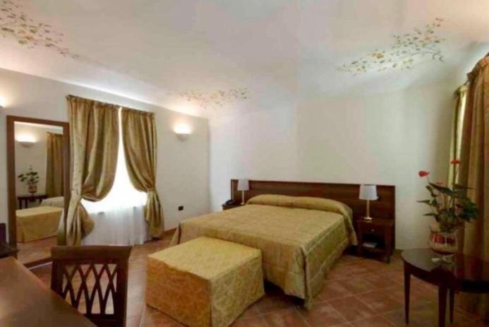 Large Double Room photo 3