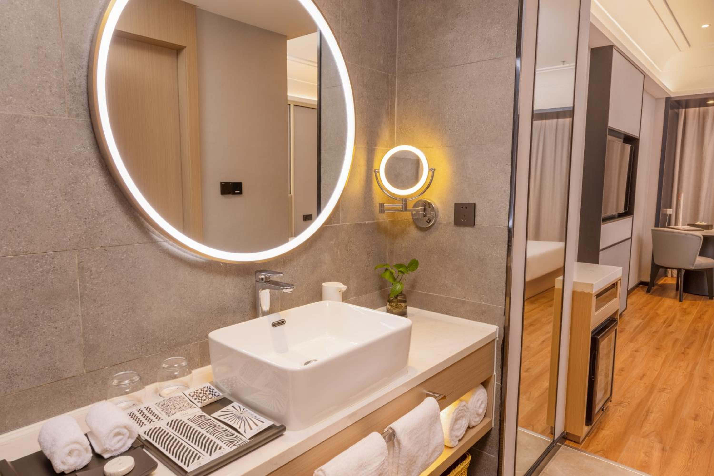 Superior Twin Room - Photo 4