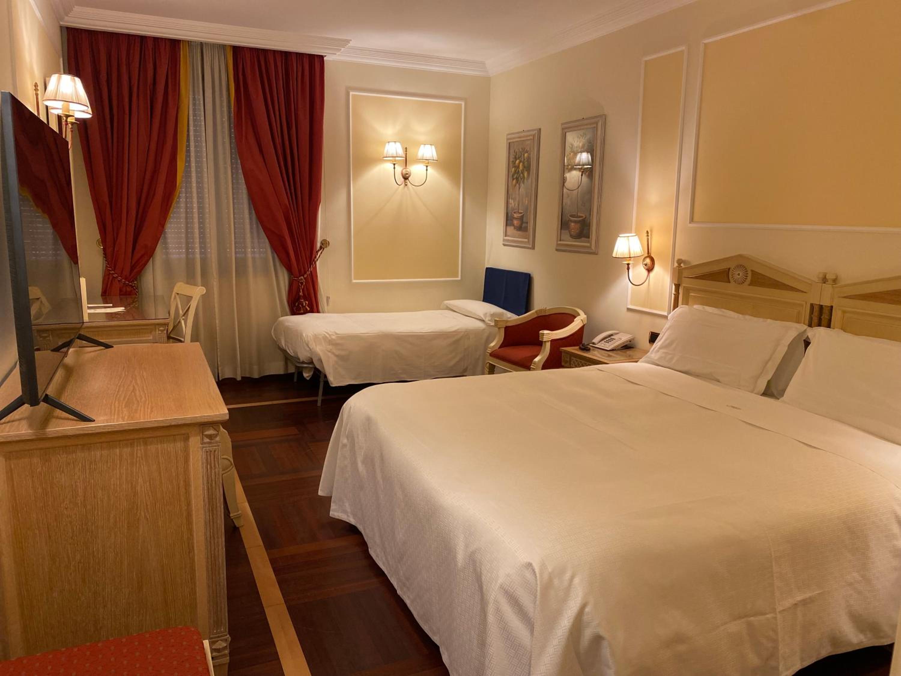 Triple Room