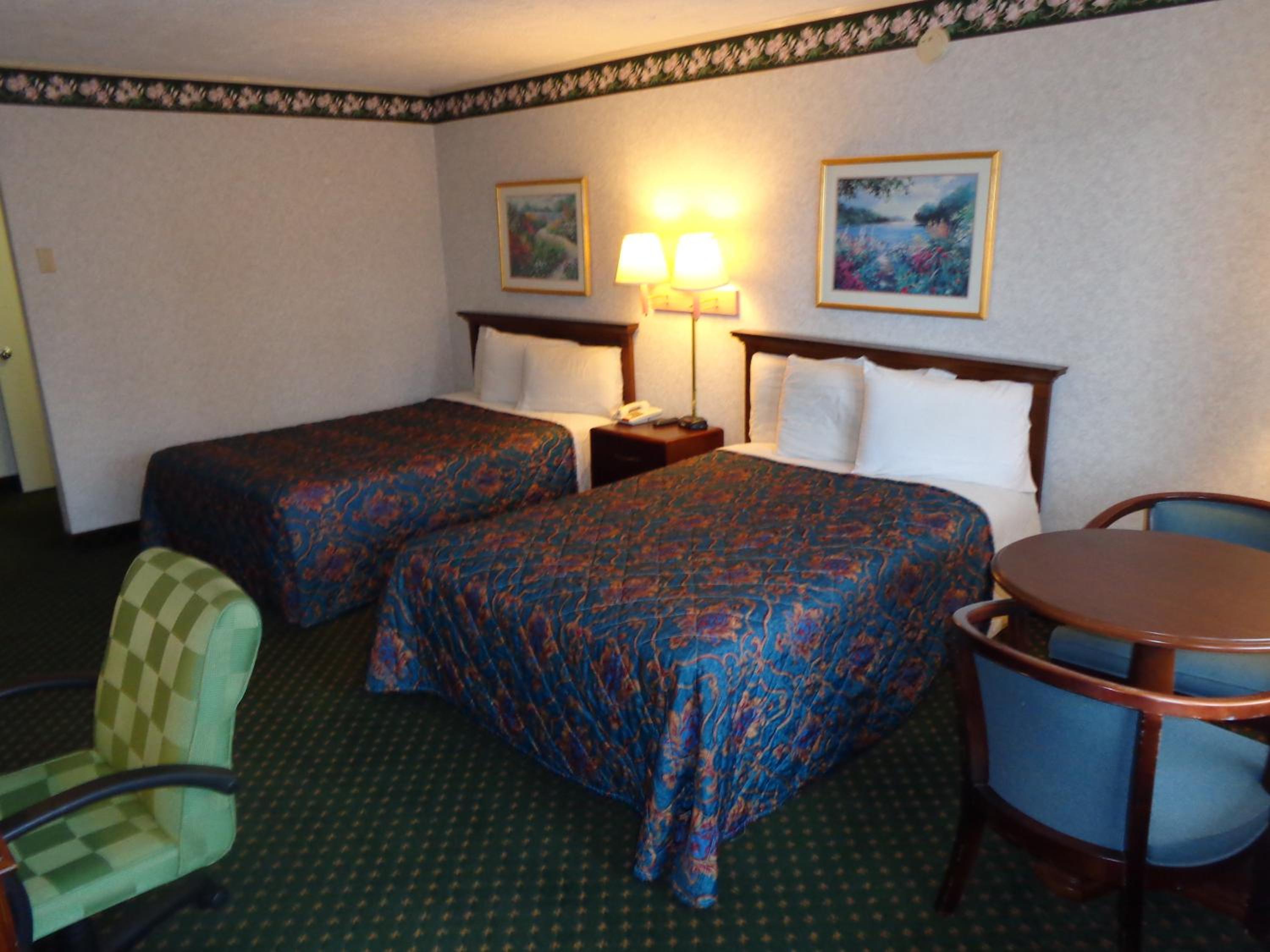 Double Room with Two Double Beds - Smoking - Photo 1