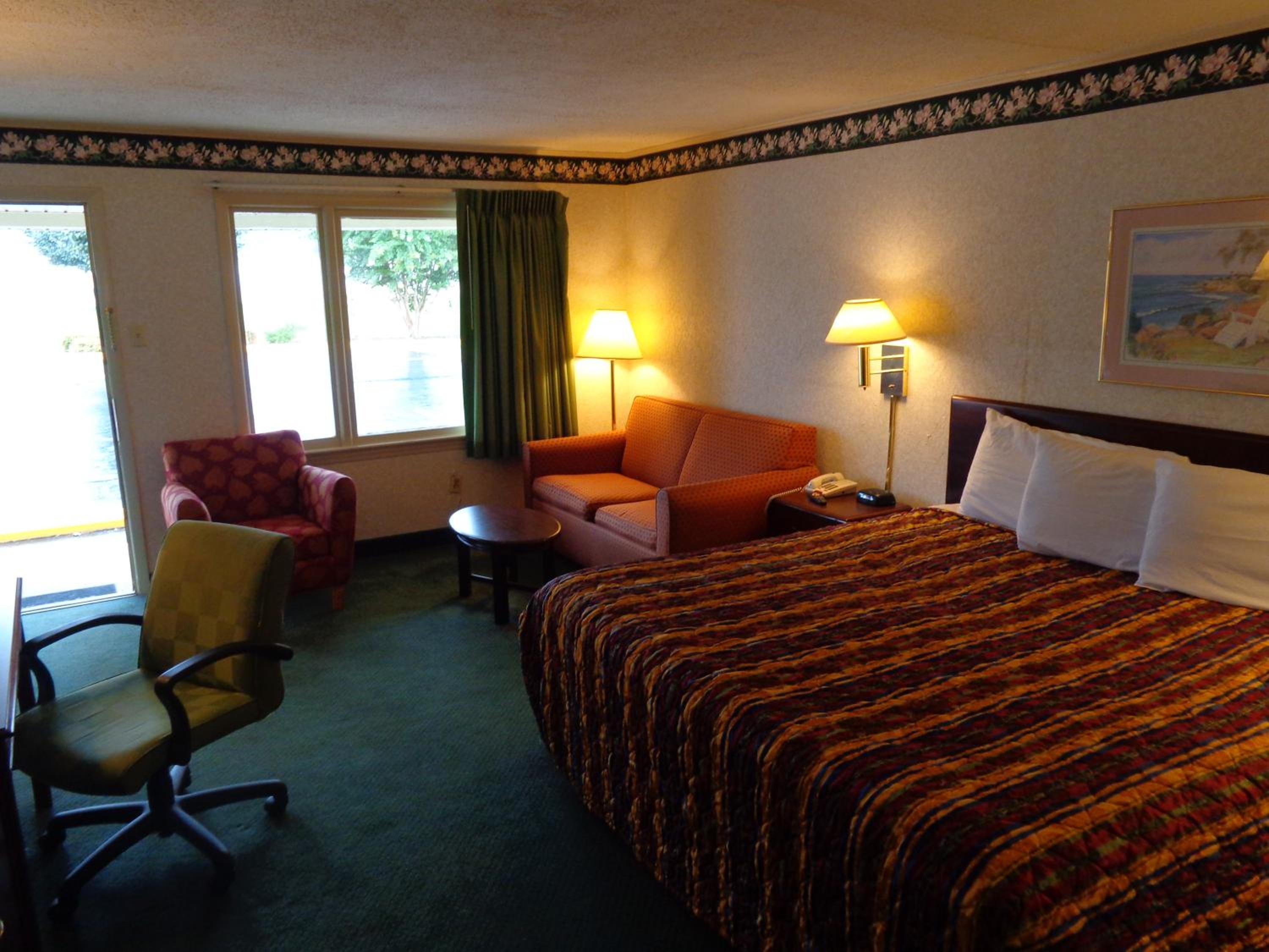 King Room - Non-Smoking - Photo 1