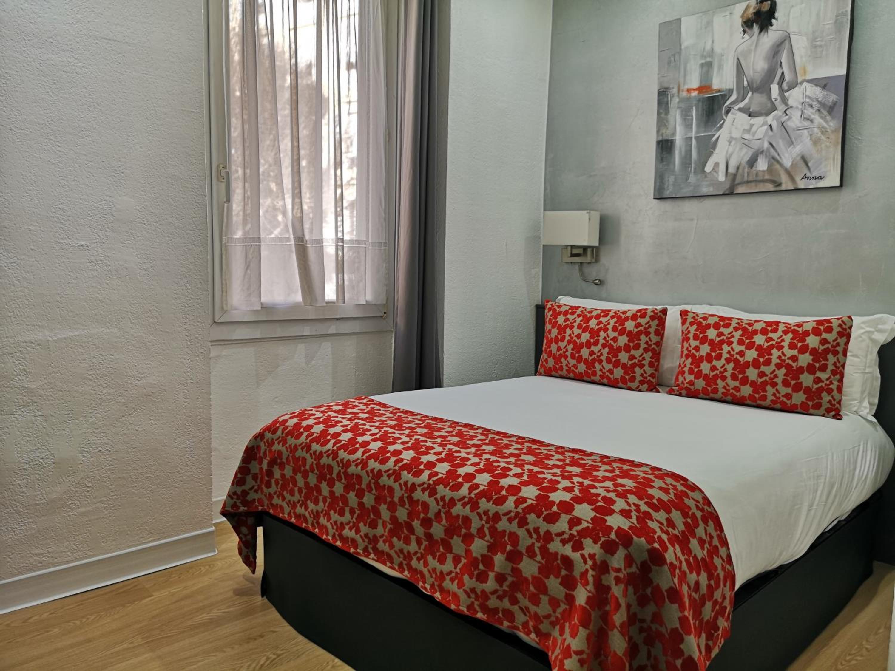 Small Double Room - Photo 7