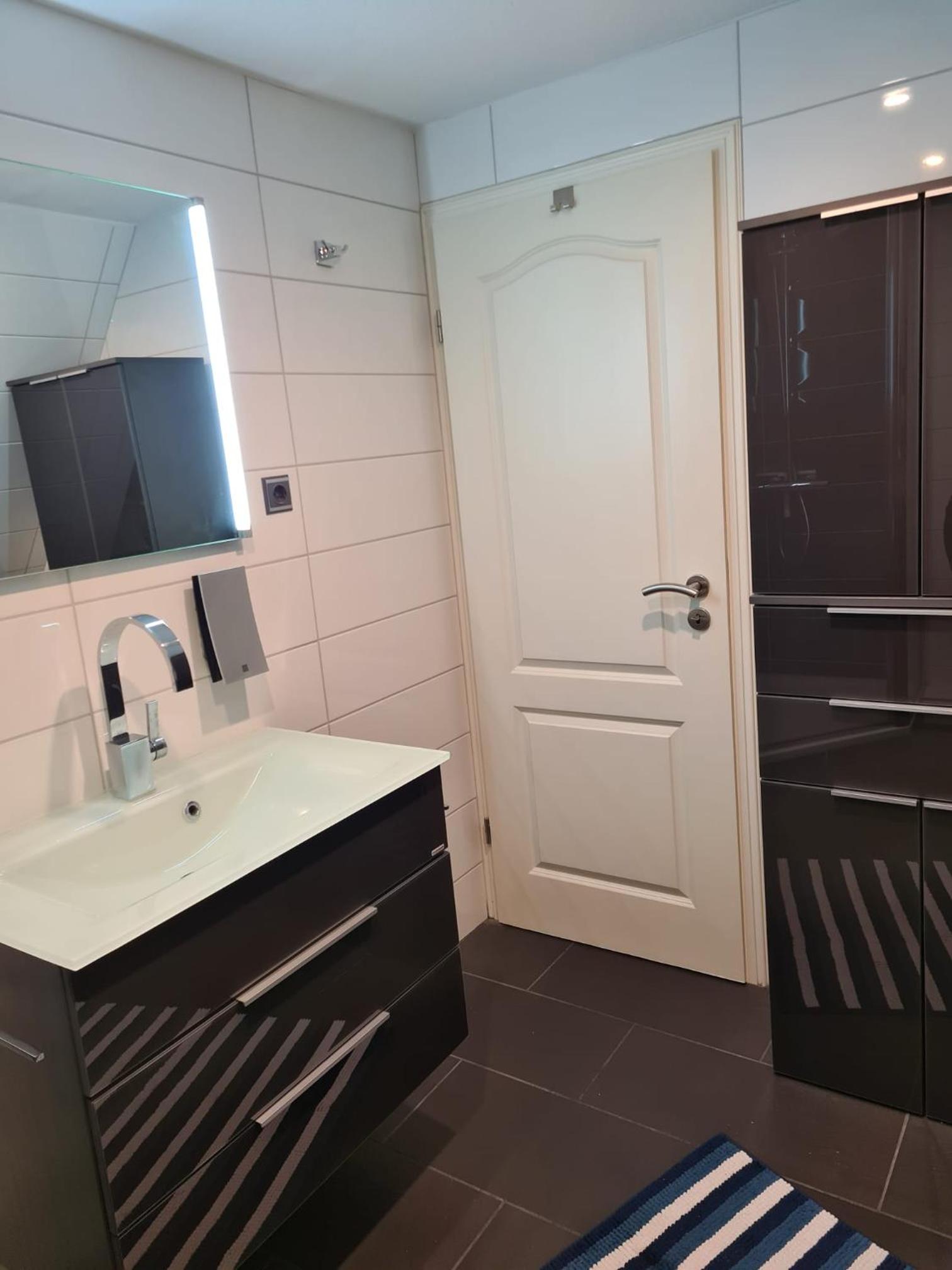 One-Bedroom Apartment - Photo 2