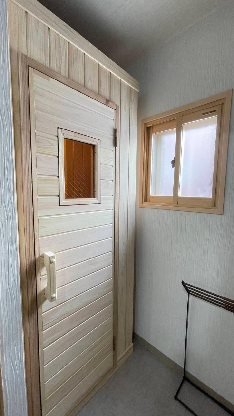 Apartment with Sauna - Photo 13