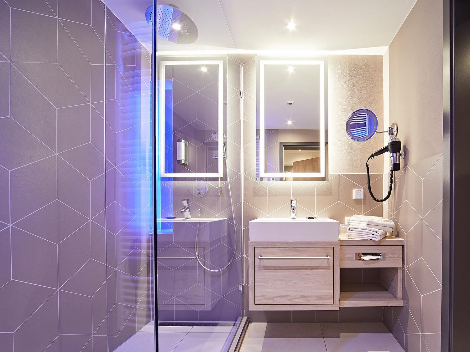 Double Room with Balcony - Photo 5