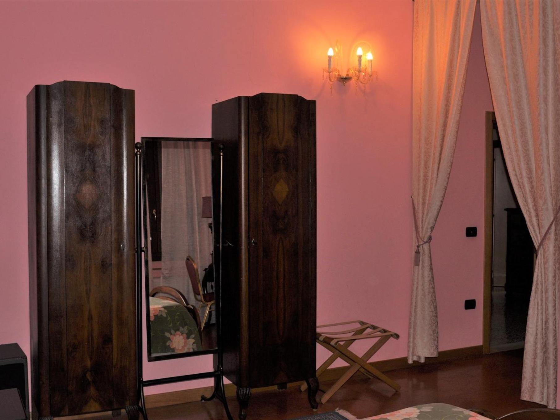 Standard Twin Room photo 2