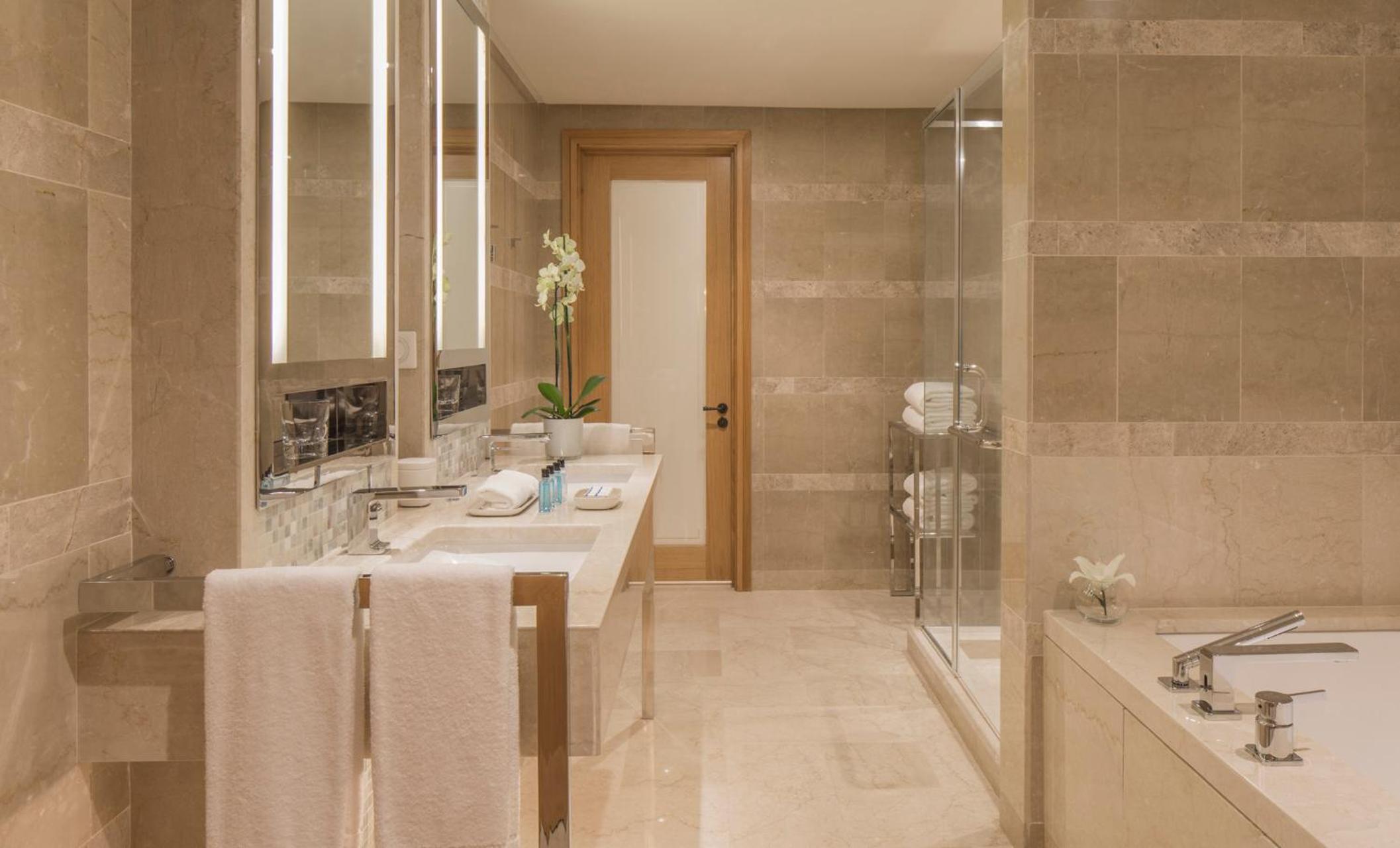 Executive King Suite photo 3