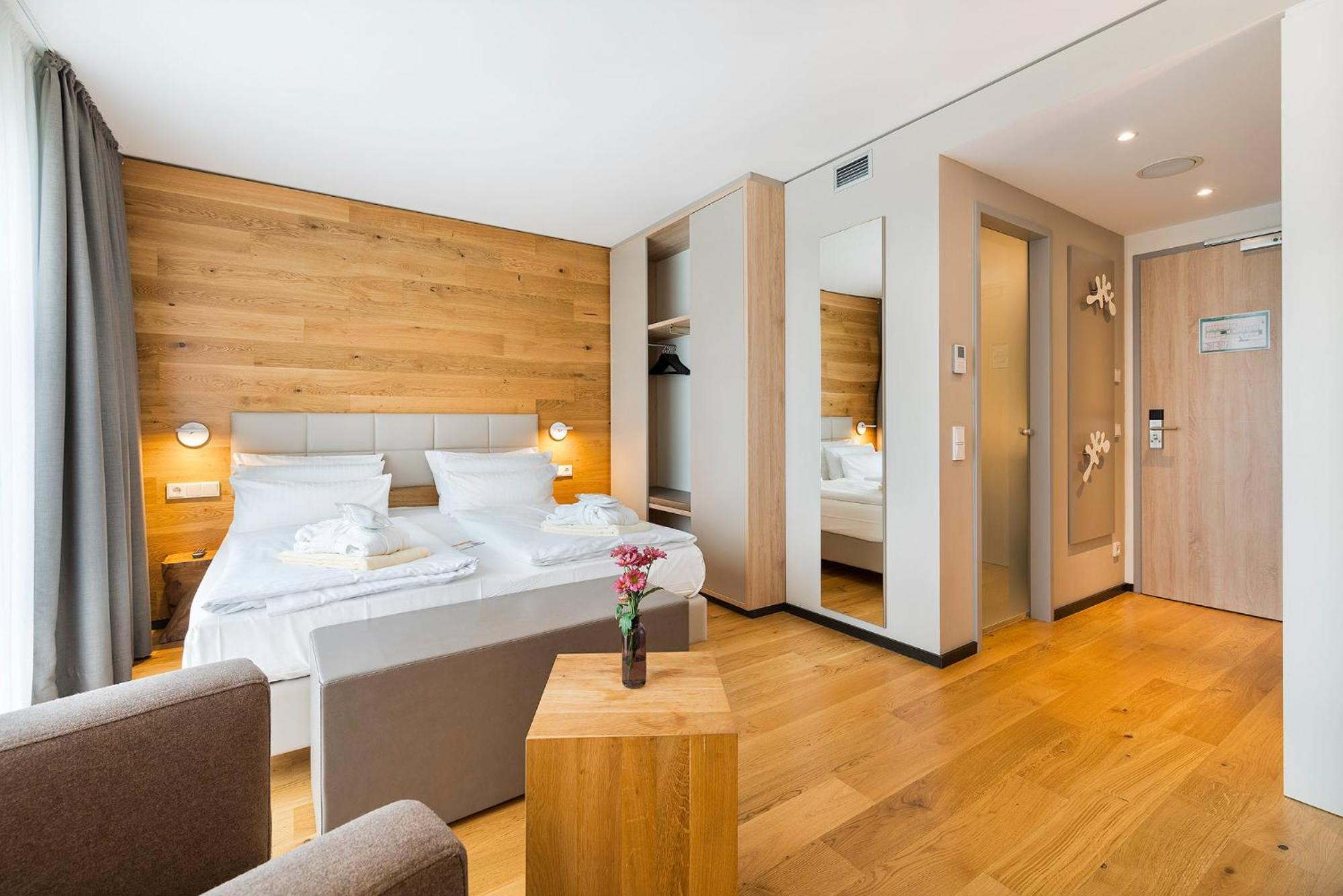 Double Room with Pool Access Excluded