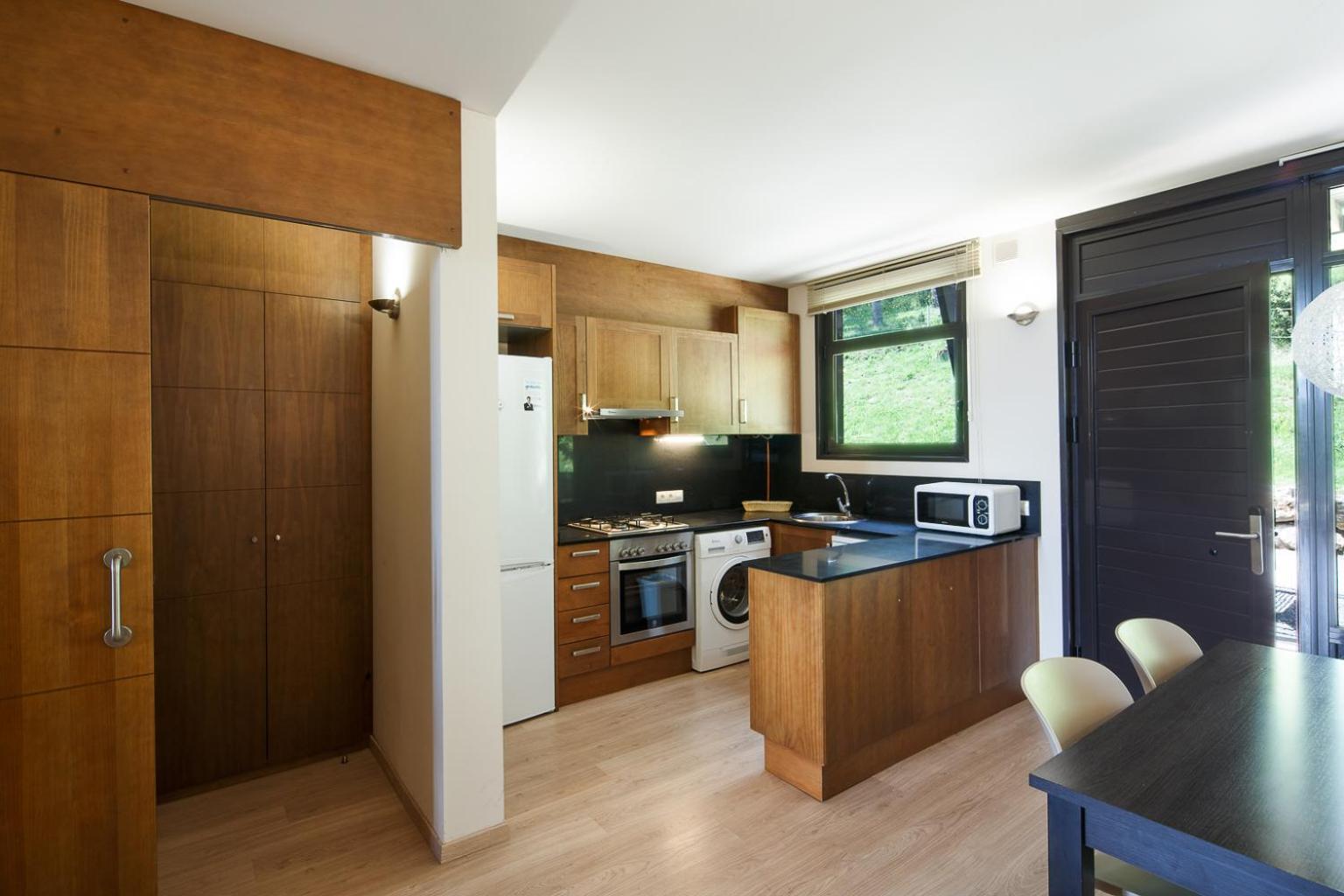 Apartment - Ground Floor - Photo 2