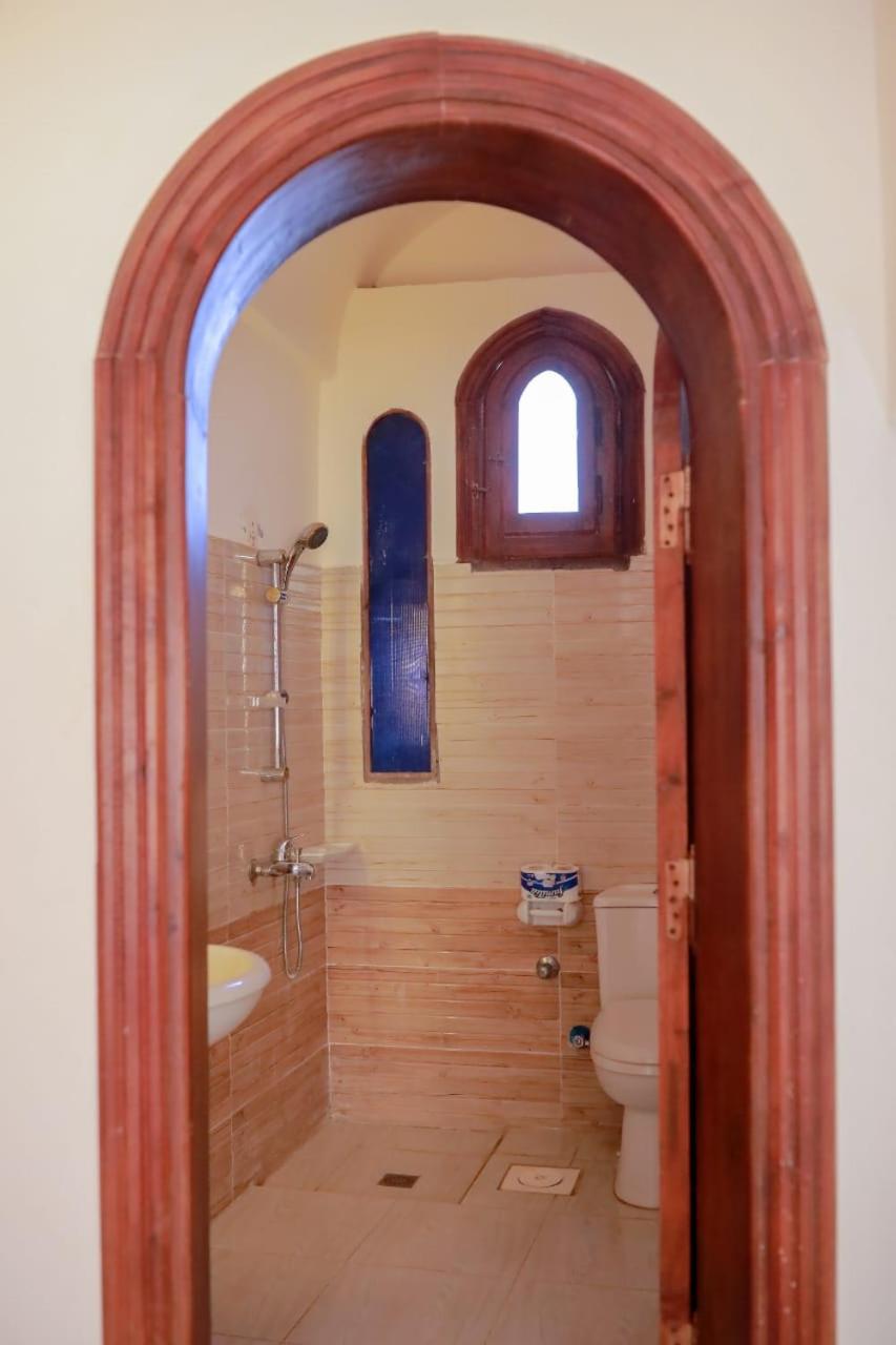 Double or Twin Room with Terrace - Photo 8