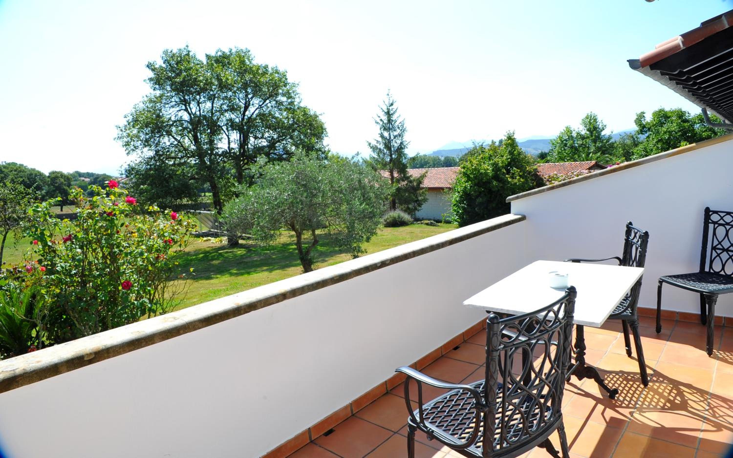 Suite with Hydro Massage and Terrace - Photo 10