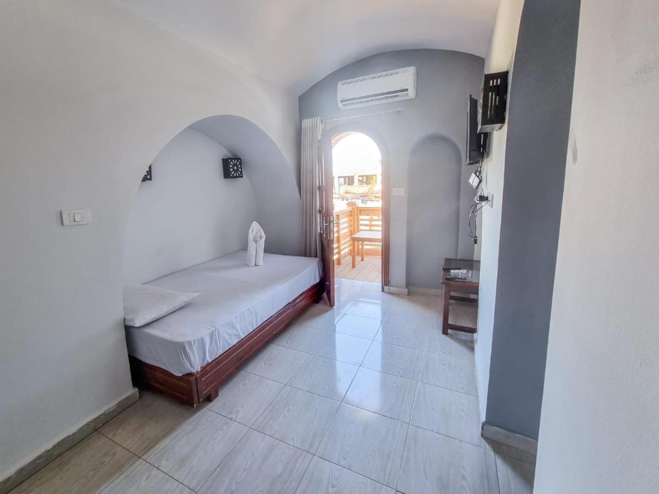 Deluxe Triple Room - Photo 3