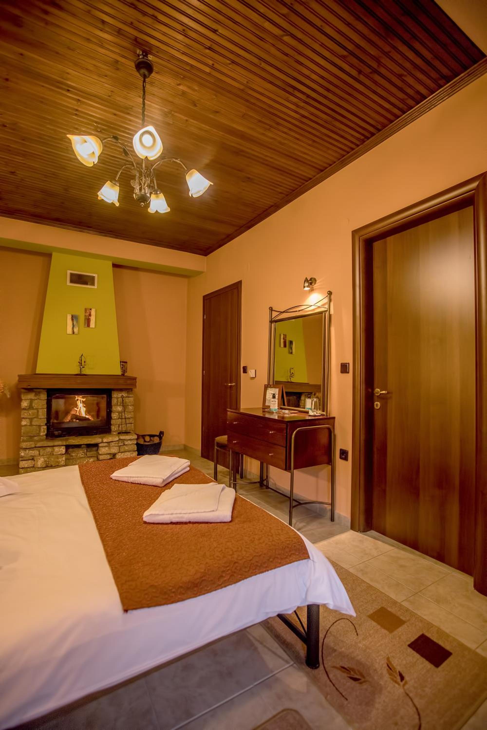 Double Room with Mountain View