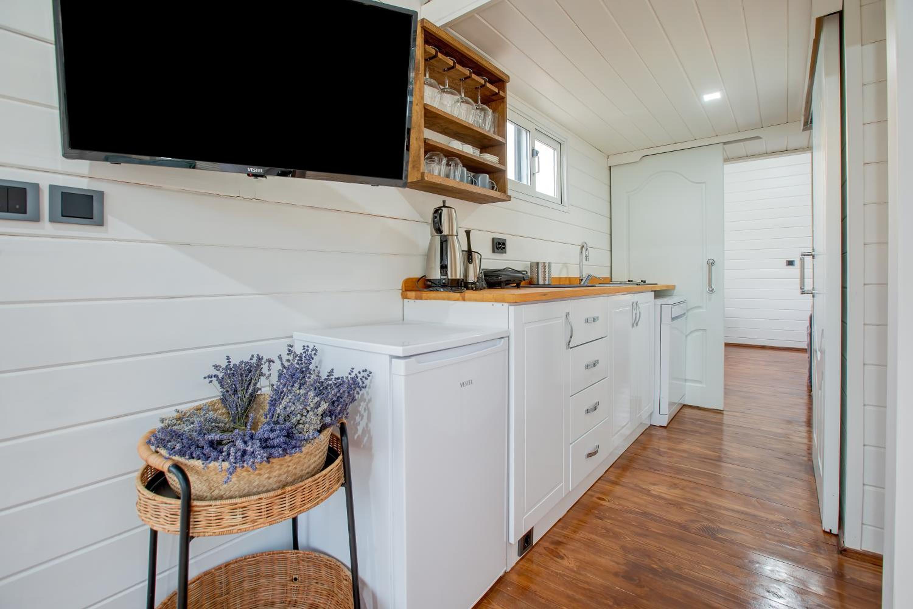 Bungalow with Garden View - Photo 2