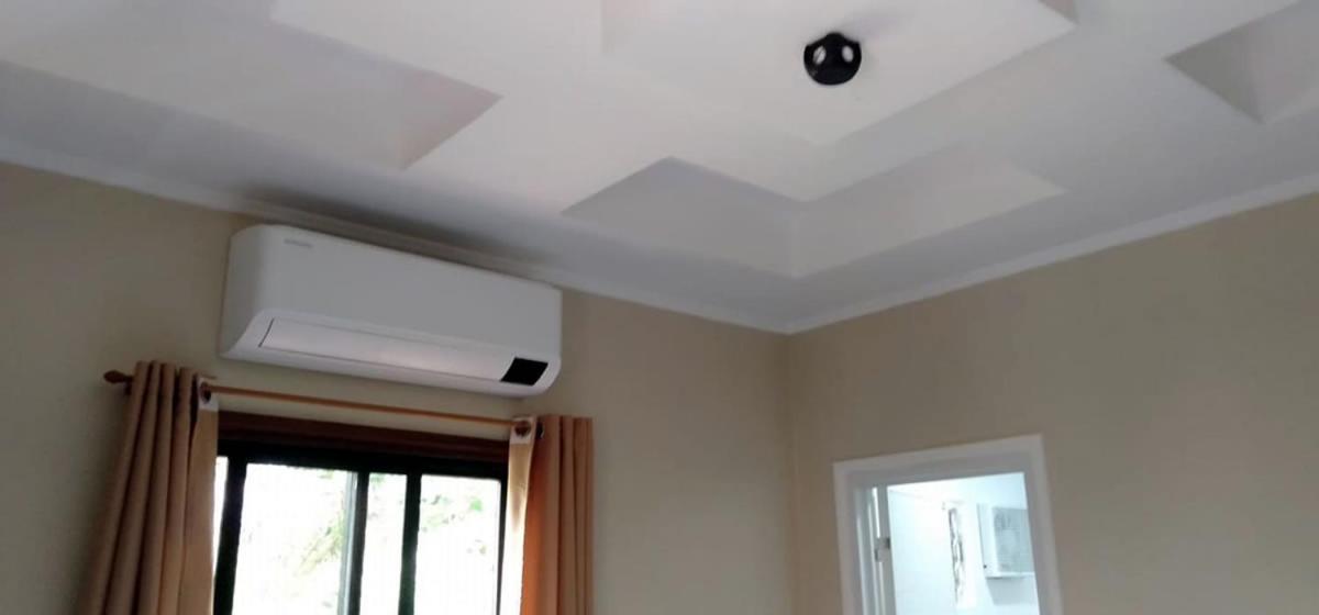 Double Room with Private Bathroom - Photo 2