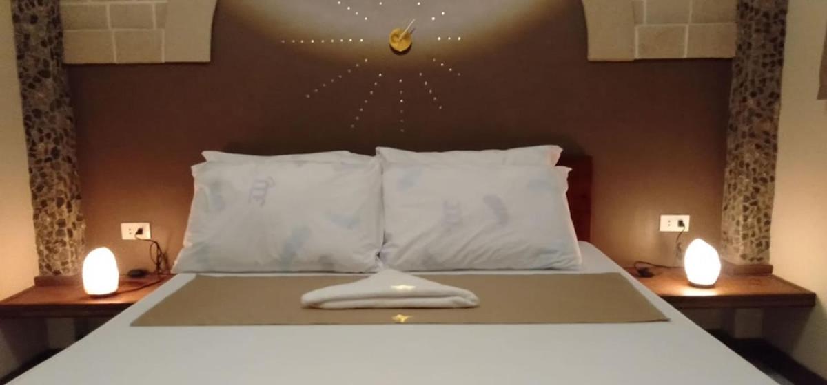Double Room with Private Bathroom - Photo 13