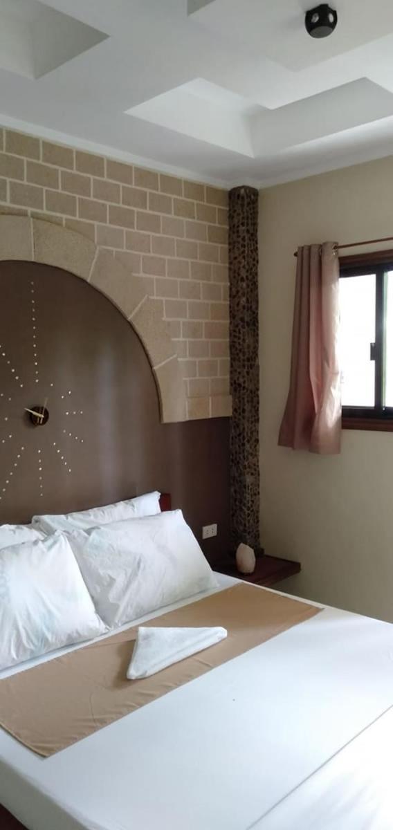 Double Room with Private Bathroom - Photo 10