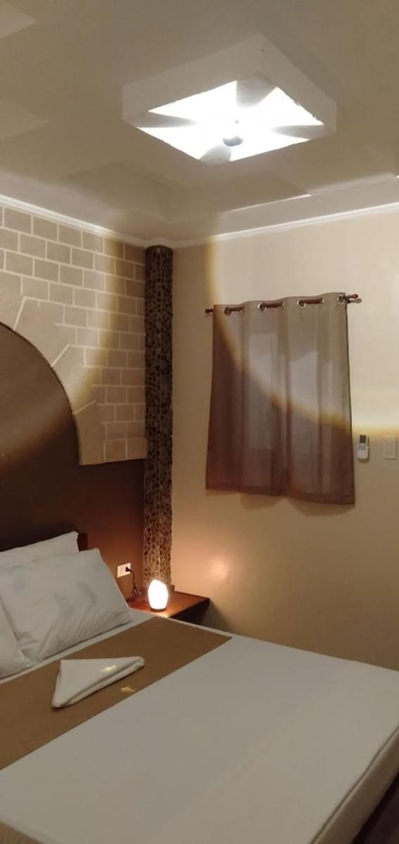Double Room with Private Bathroom - Photo 3
