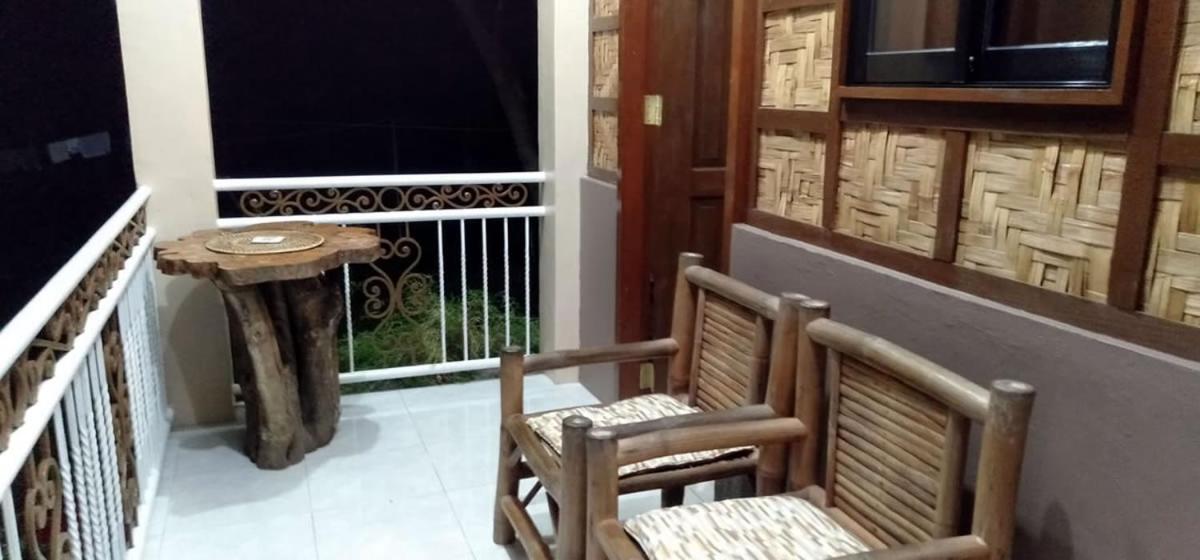 Double Room with Private Bathroom - Photo 16