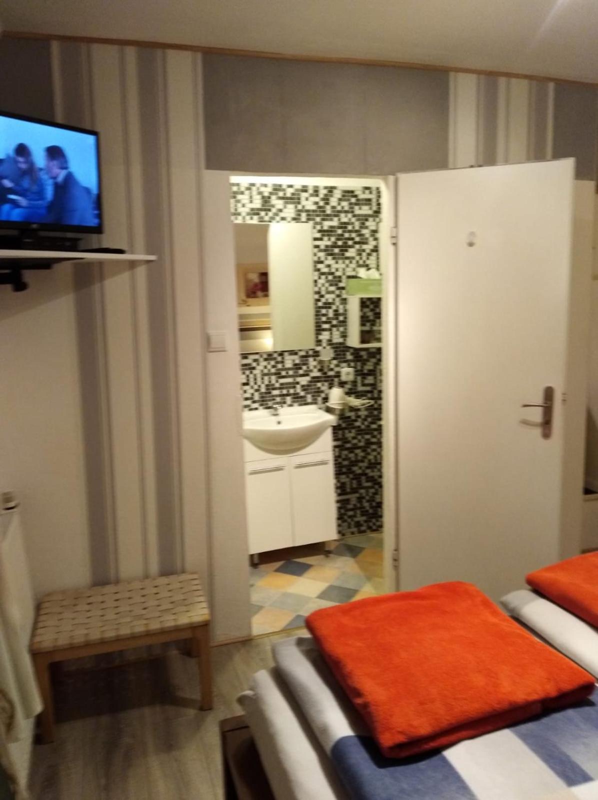 Standard Double Room photo 2