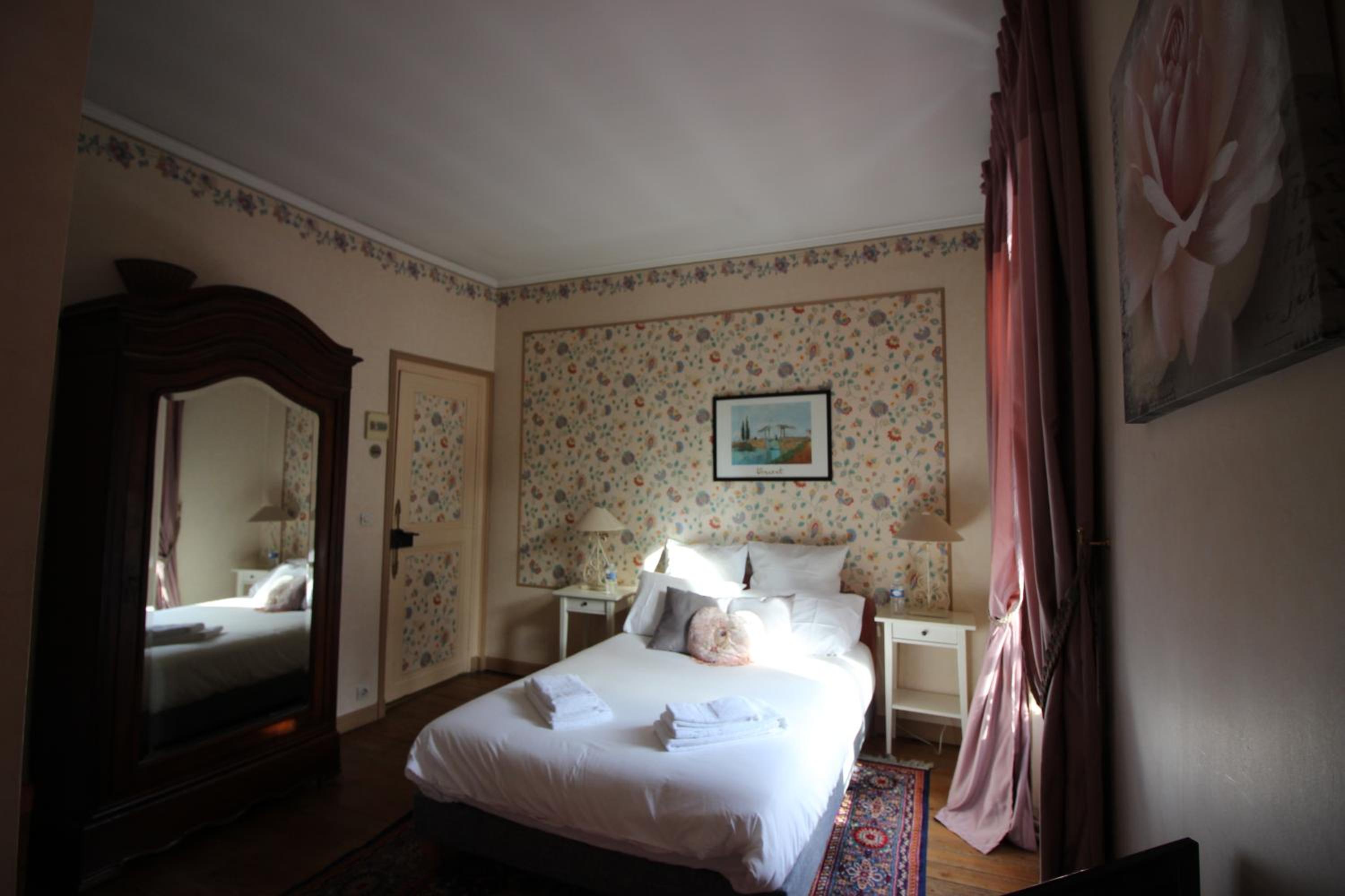 Standard Double Room photo 2