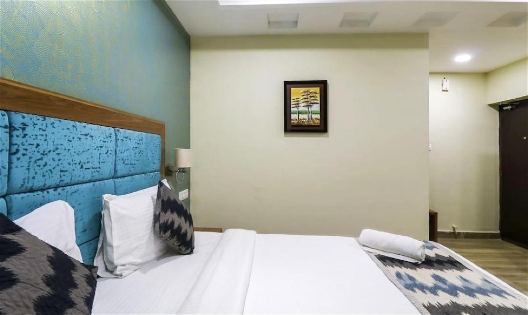 Deluxe Double Room (2 Adults + 1 Child) - Photo 4